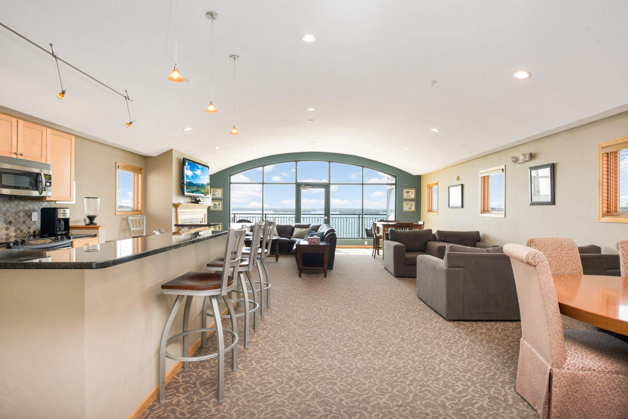 4100 Spring Street Unit: 310