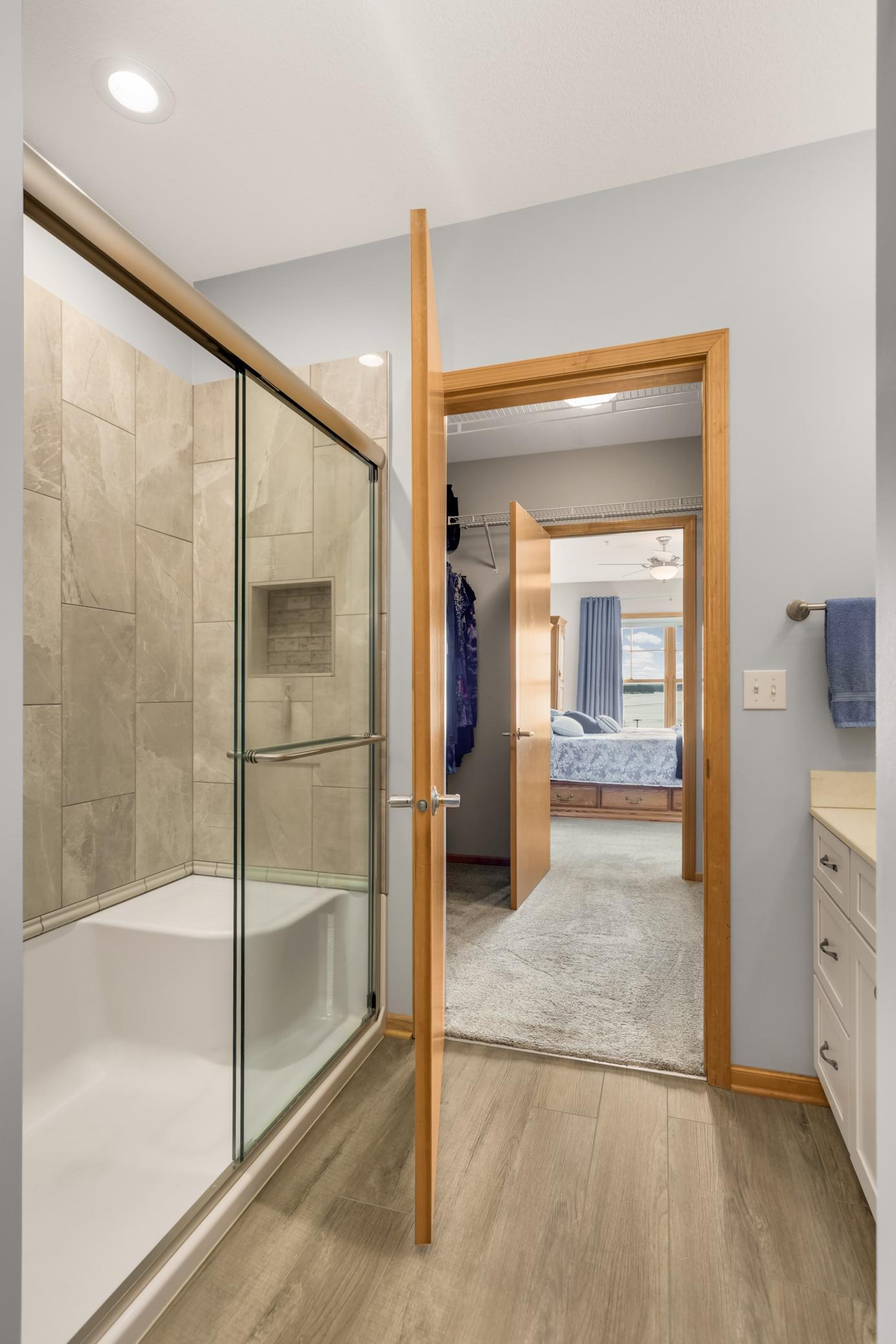 4100 Spring Street Unit: 310