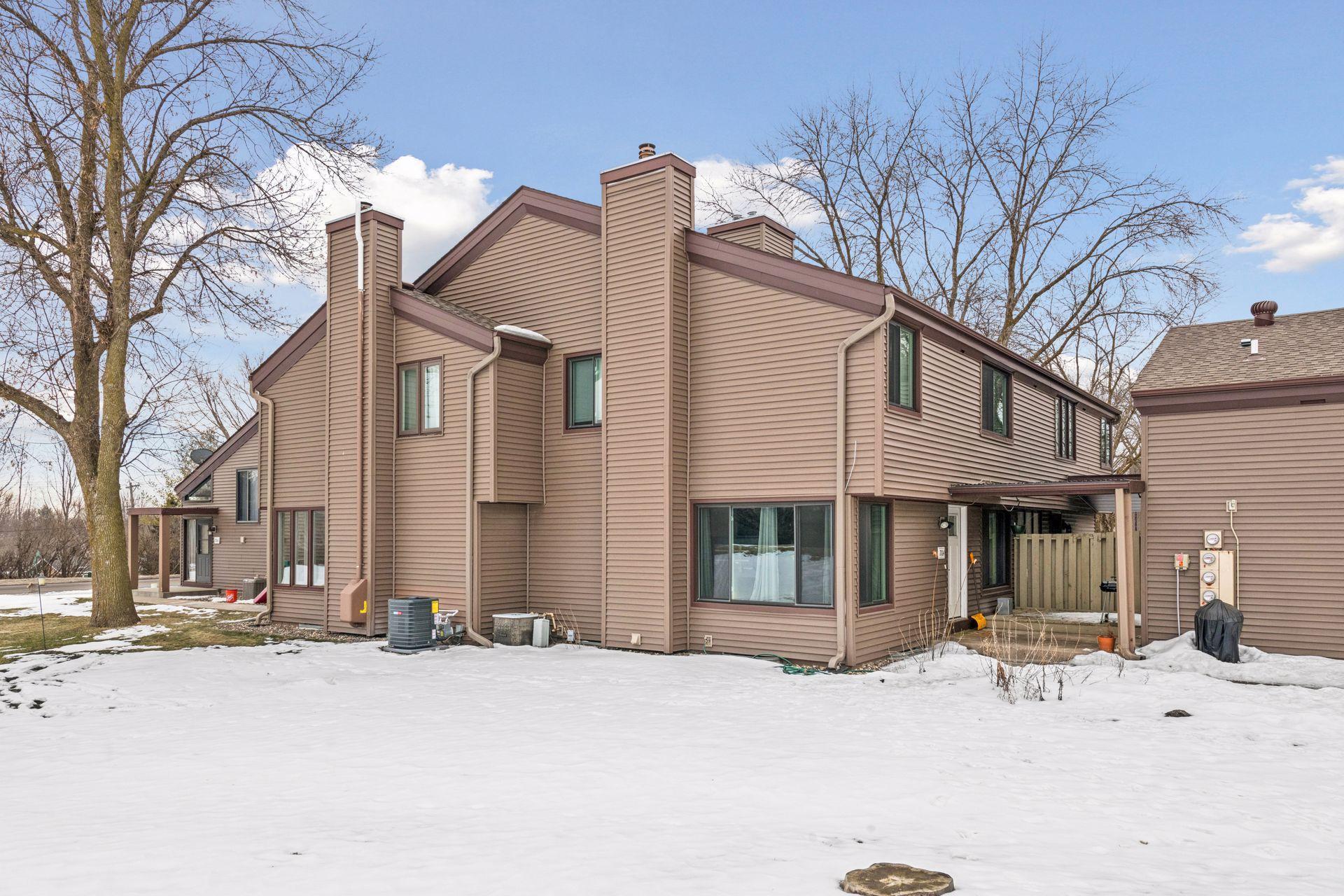 112704 Hundertmark Road