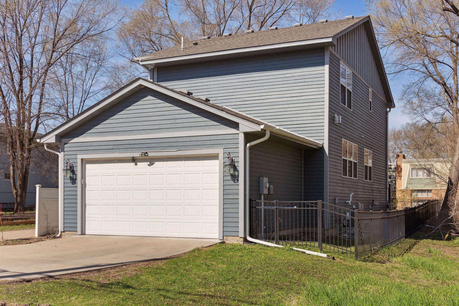 2019 Louisiana Avenue S