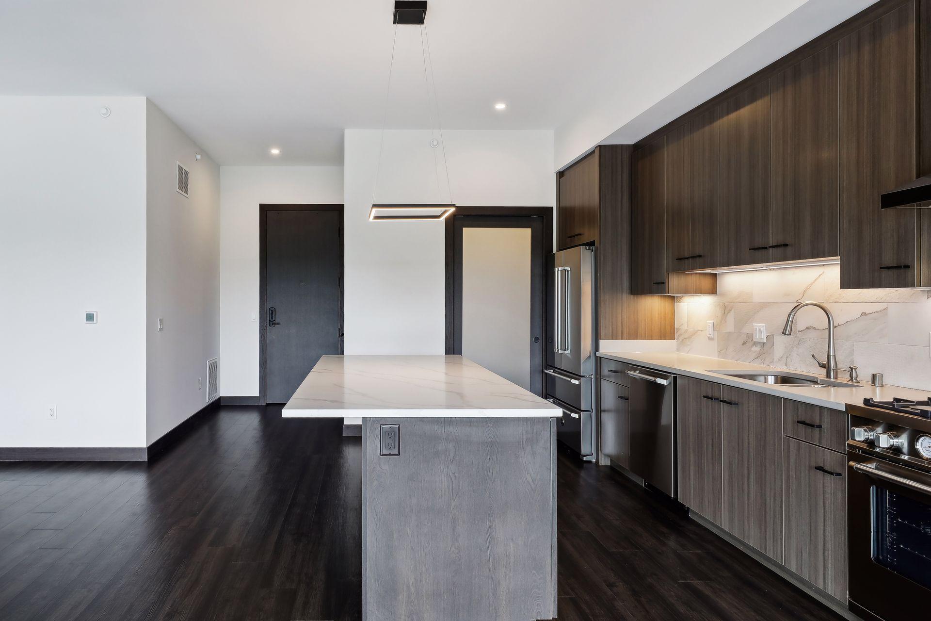 253 Lake Street E Unit: 307