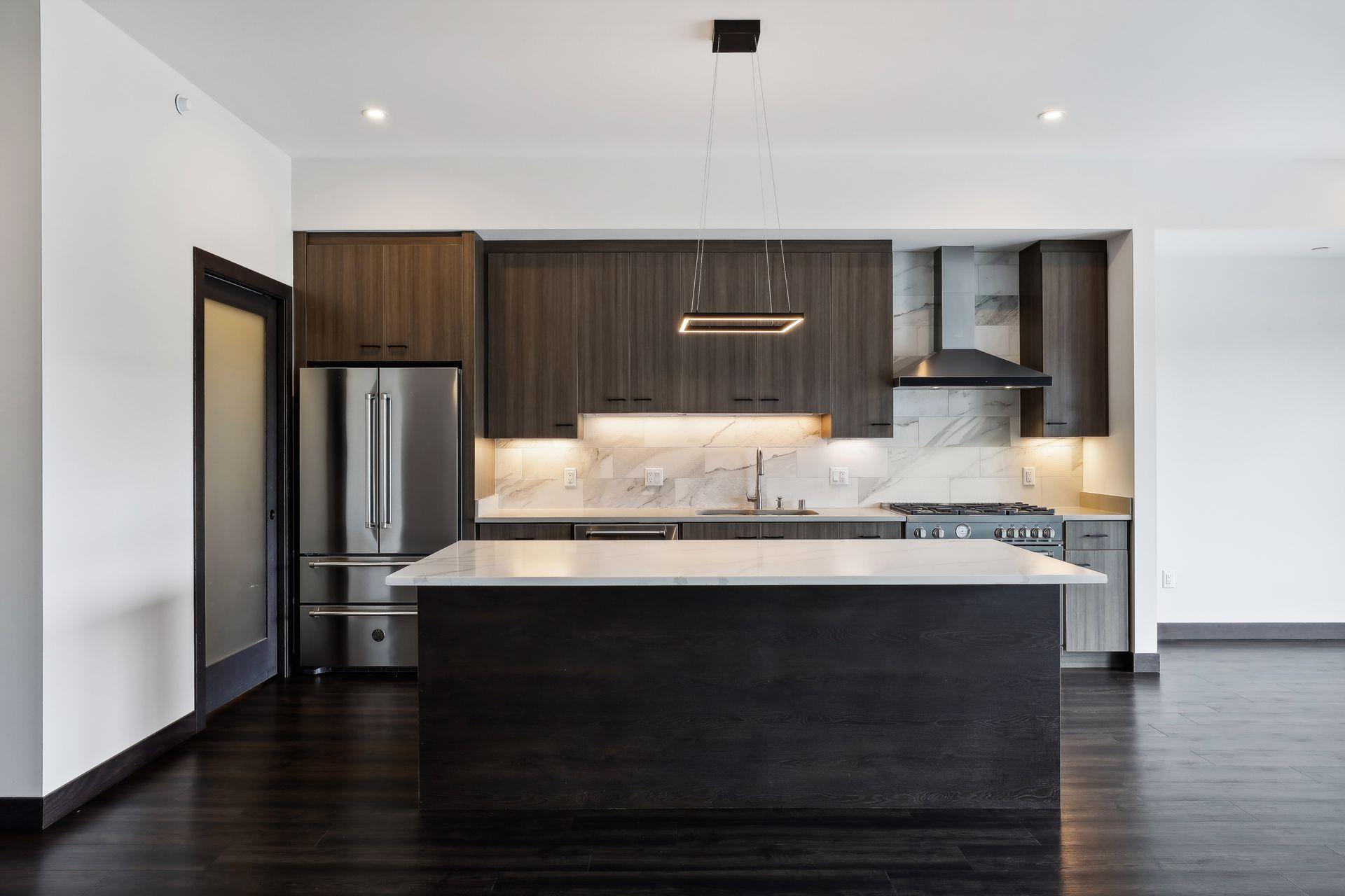 253 Lake Street E Unit: 307