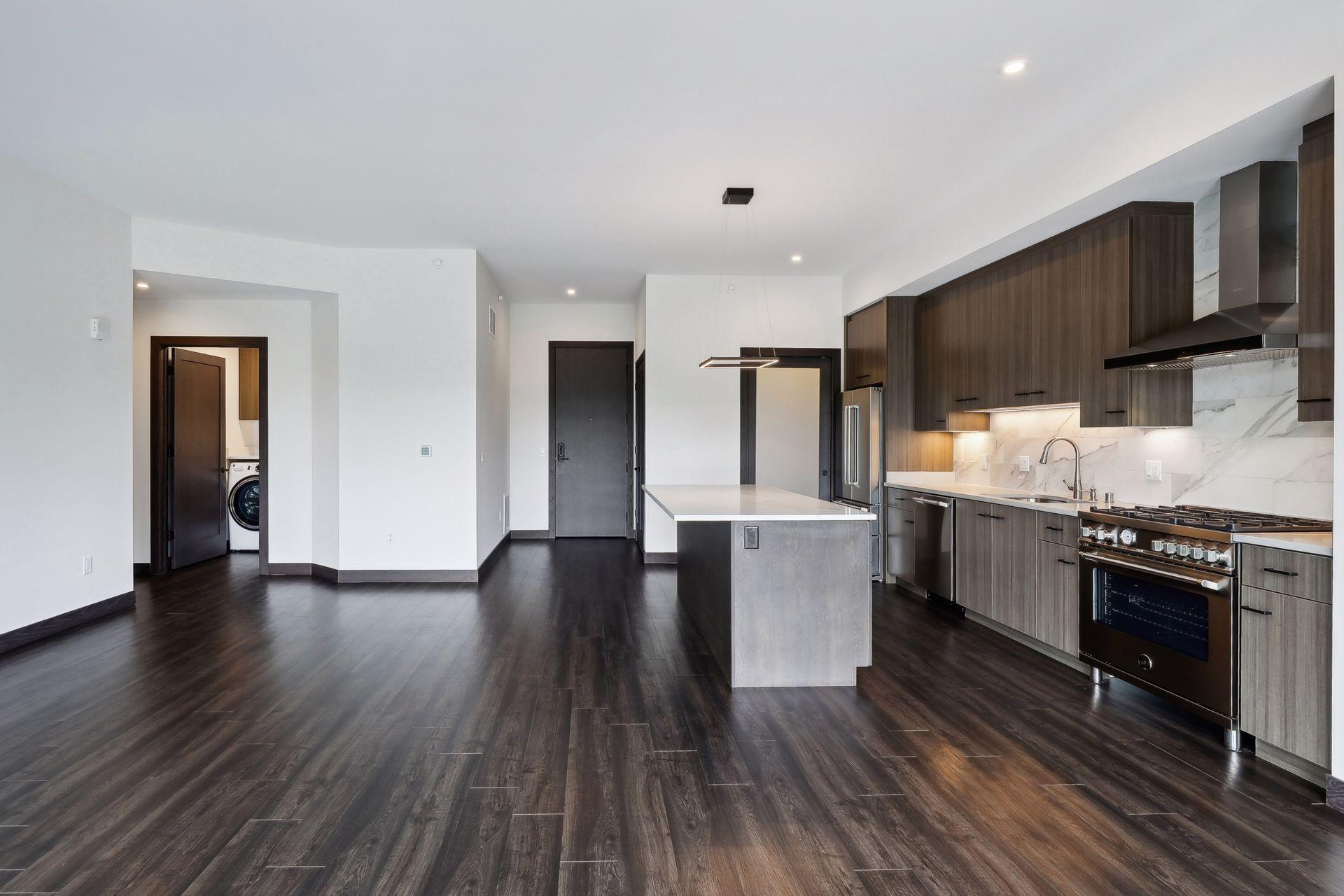 253 Lake Street E Unit: 307