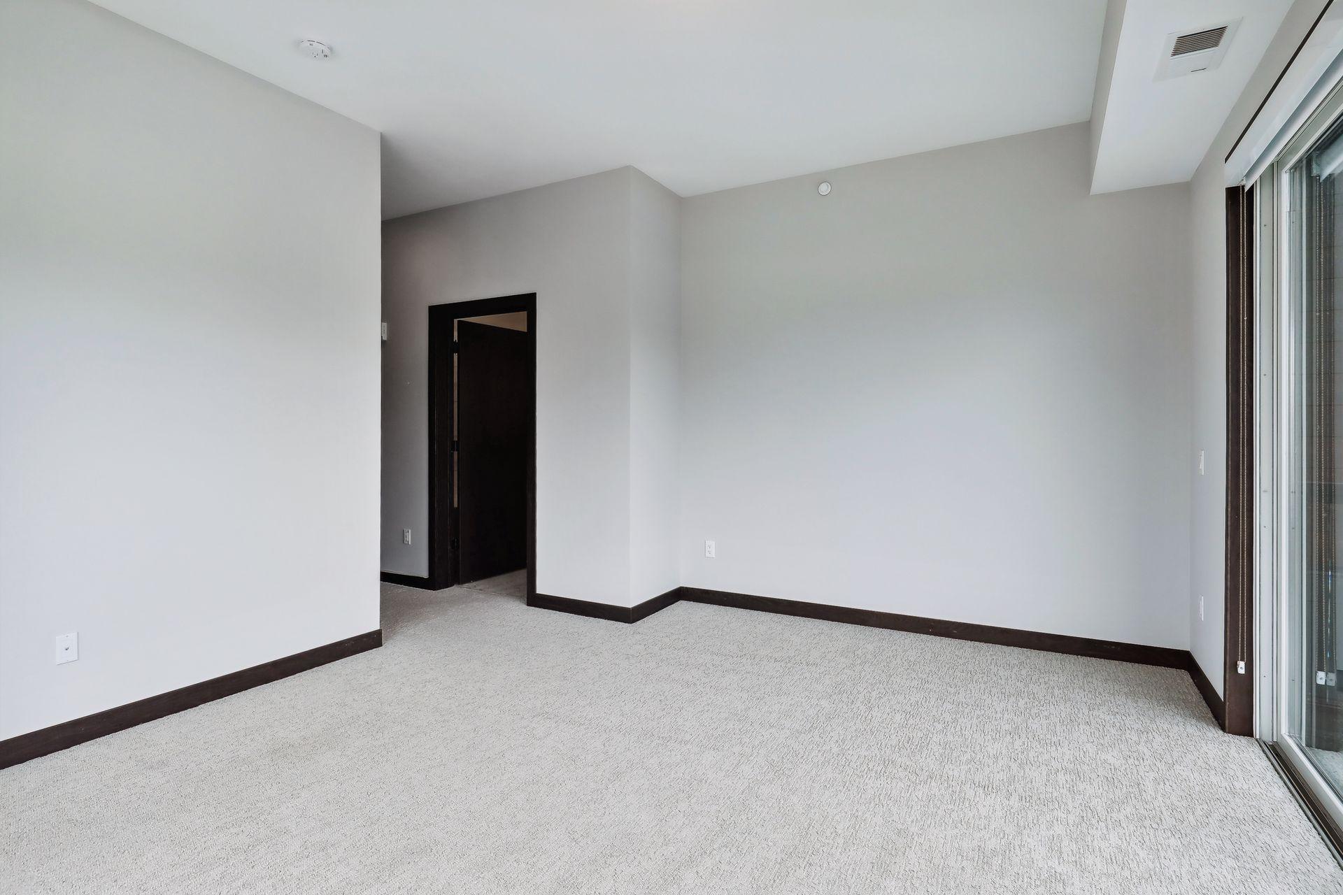 253 Lake Street E Unit: 307