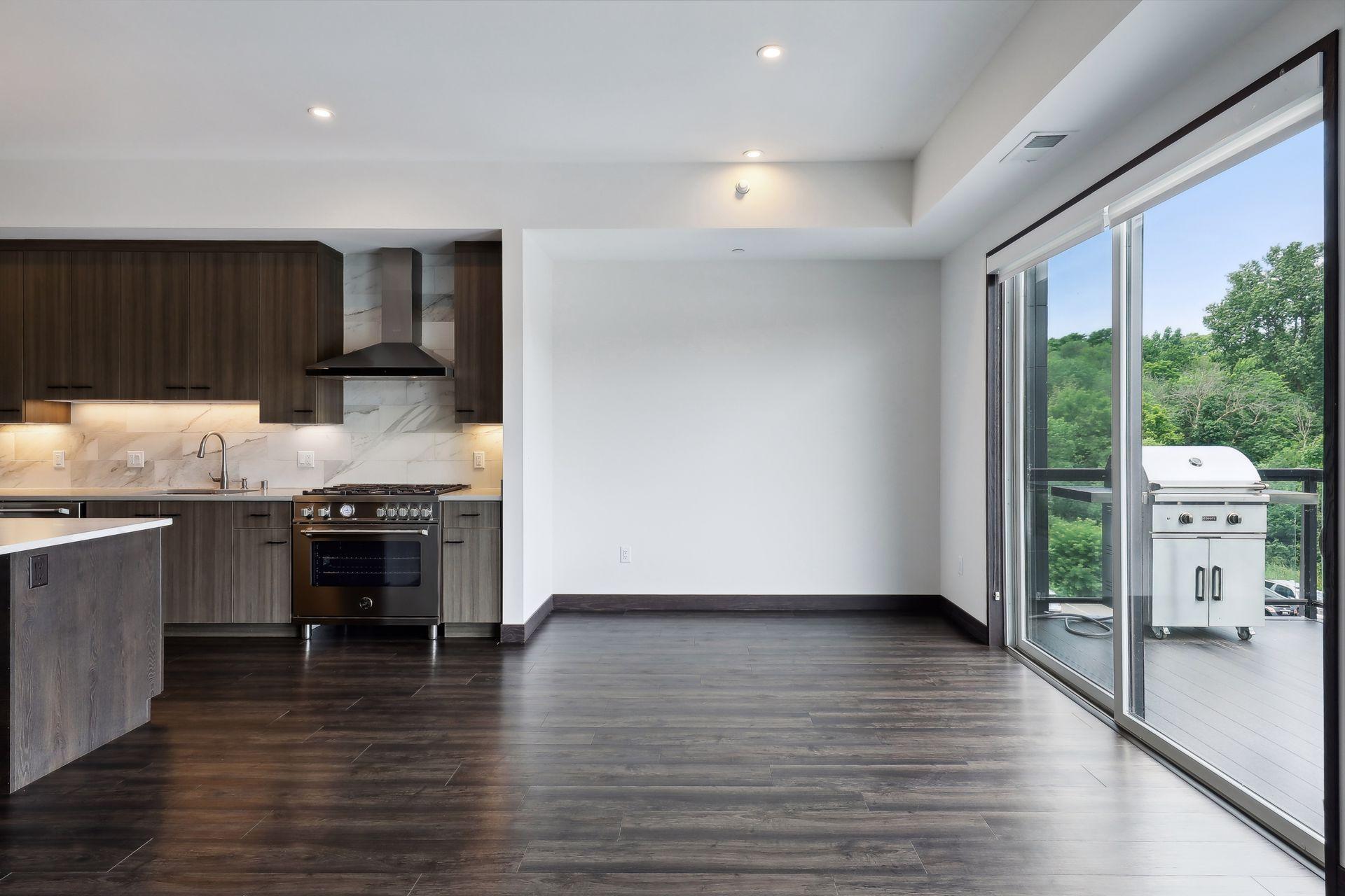 253 Lake Street E Unit: 307