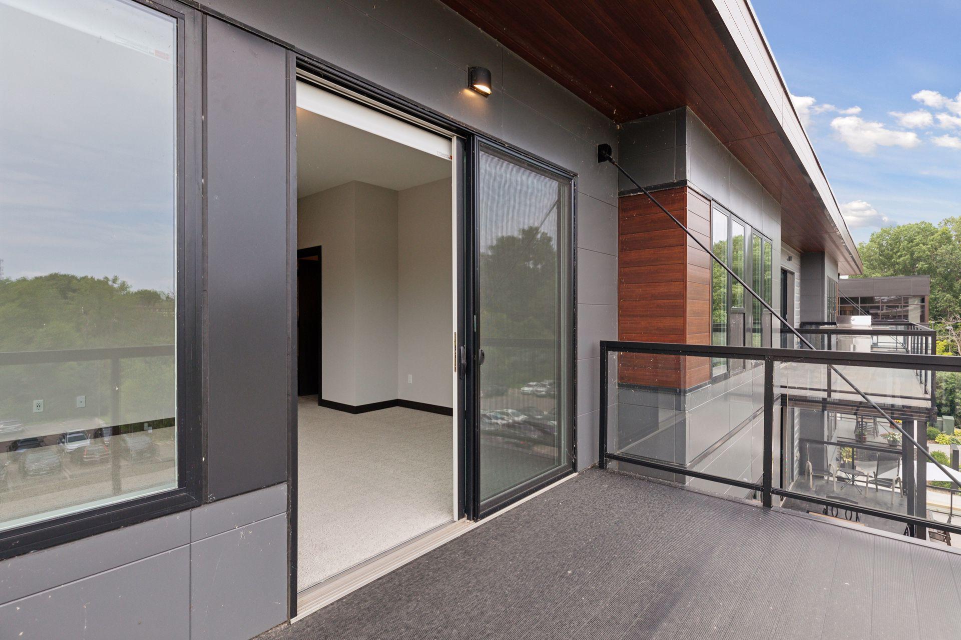 253 Lake Street E Unit: 307