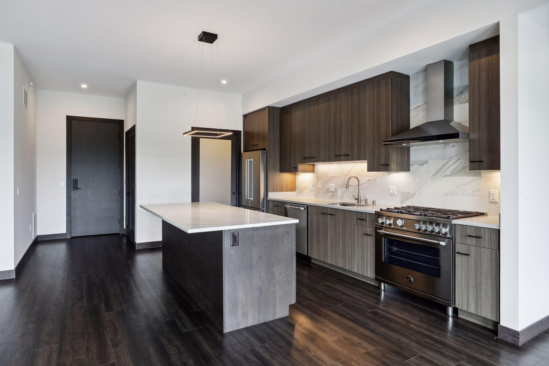 253 Lake Street E Unit: 307