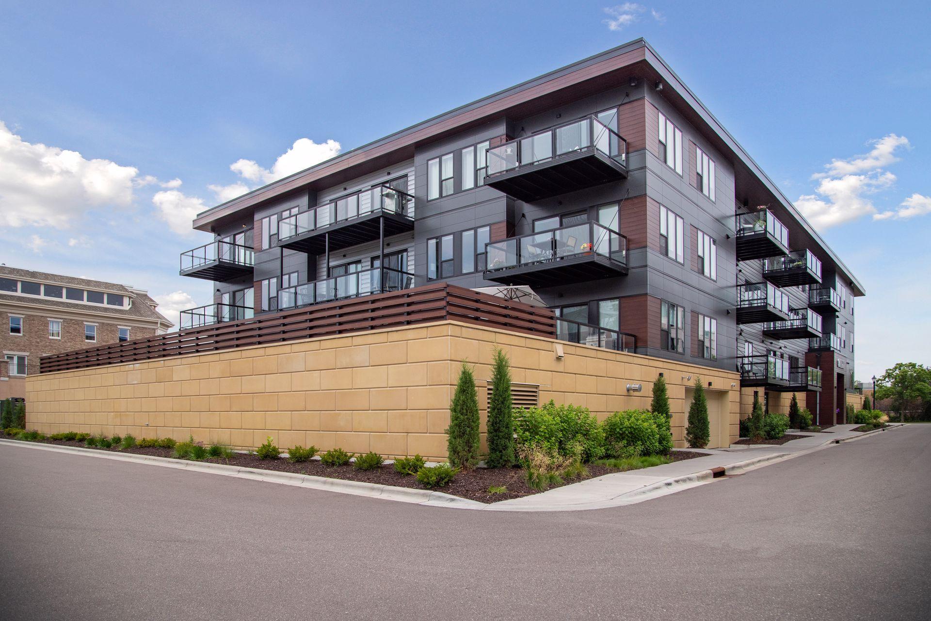 253 Lake Street E Unit: 307