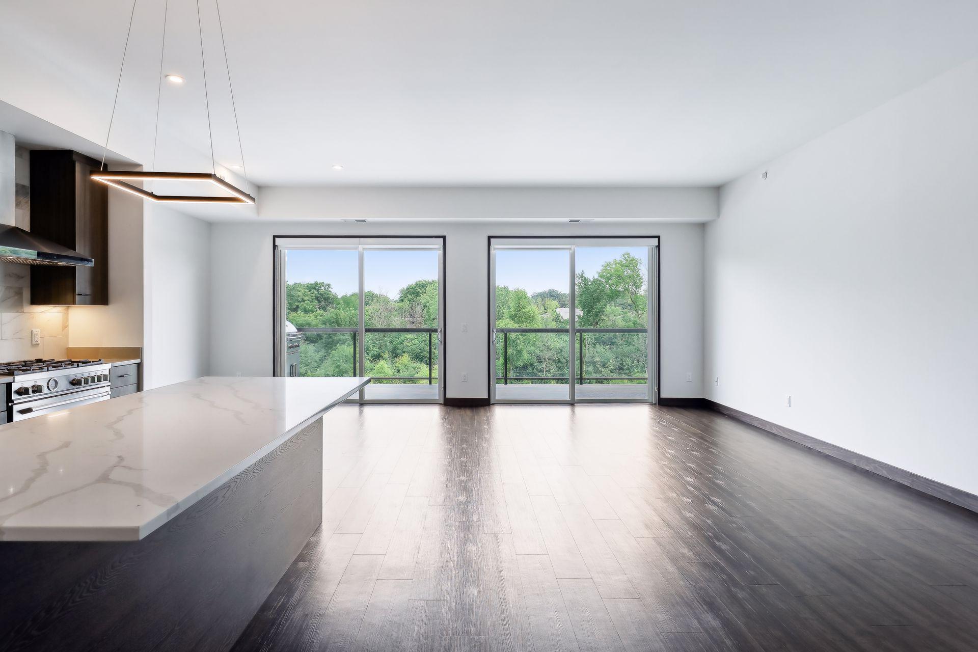 253 Lake Street E Unit: 307