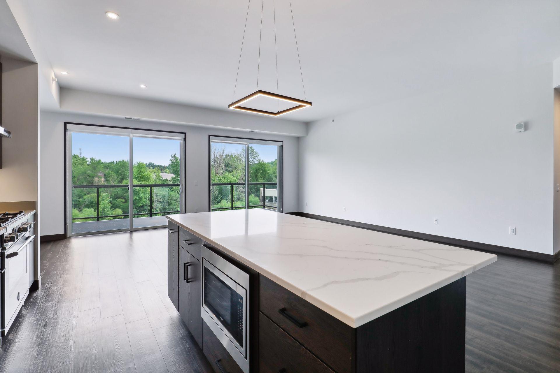 253 Lake Street E Unit: 307