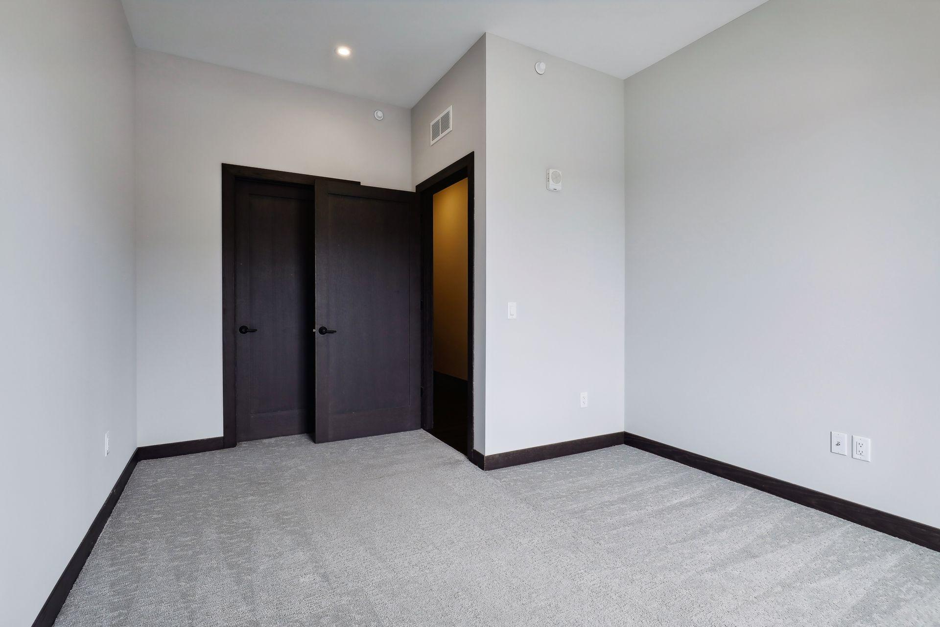 253 Lake Street E Unit: 307