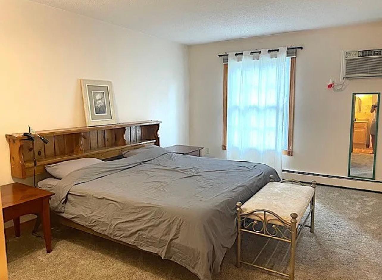 4560 Cedar Lake Road S Unit: 3