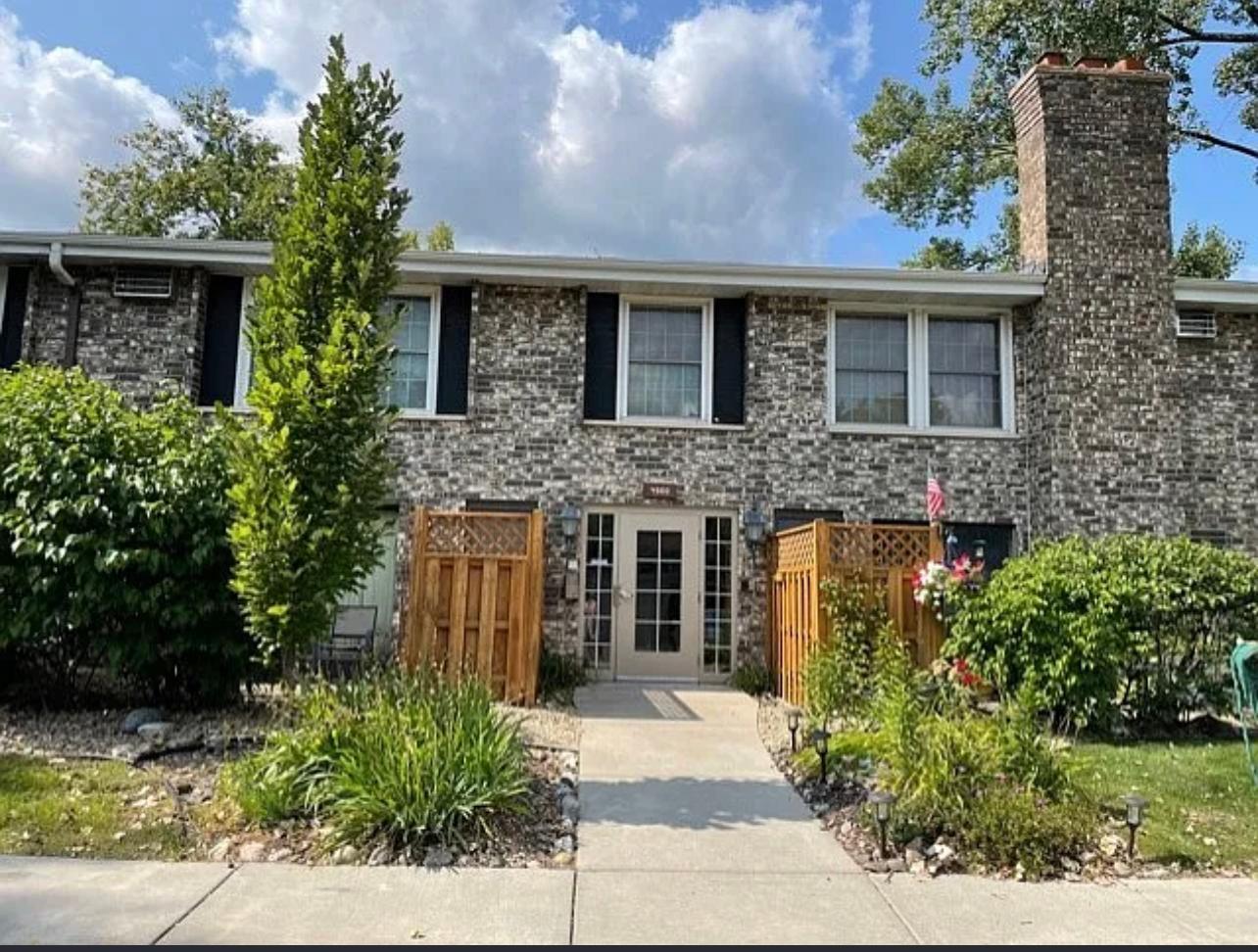 4560 Cedar Lake Road S Unit: 3