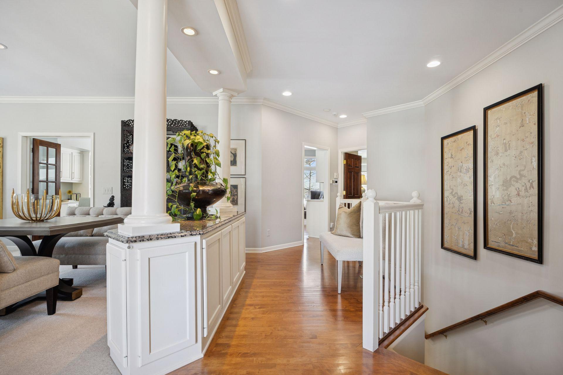 550 Waycliffe Drive N