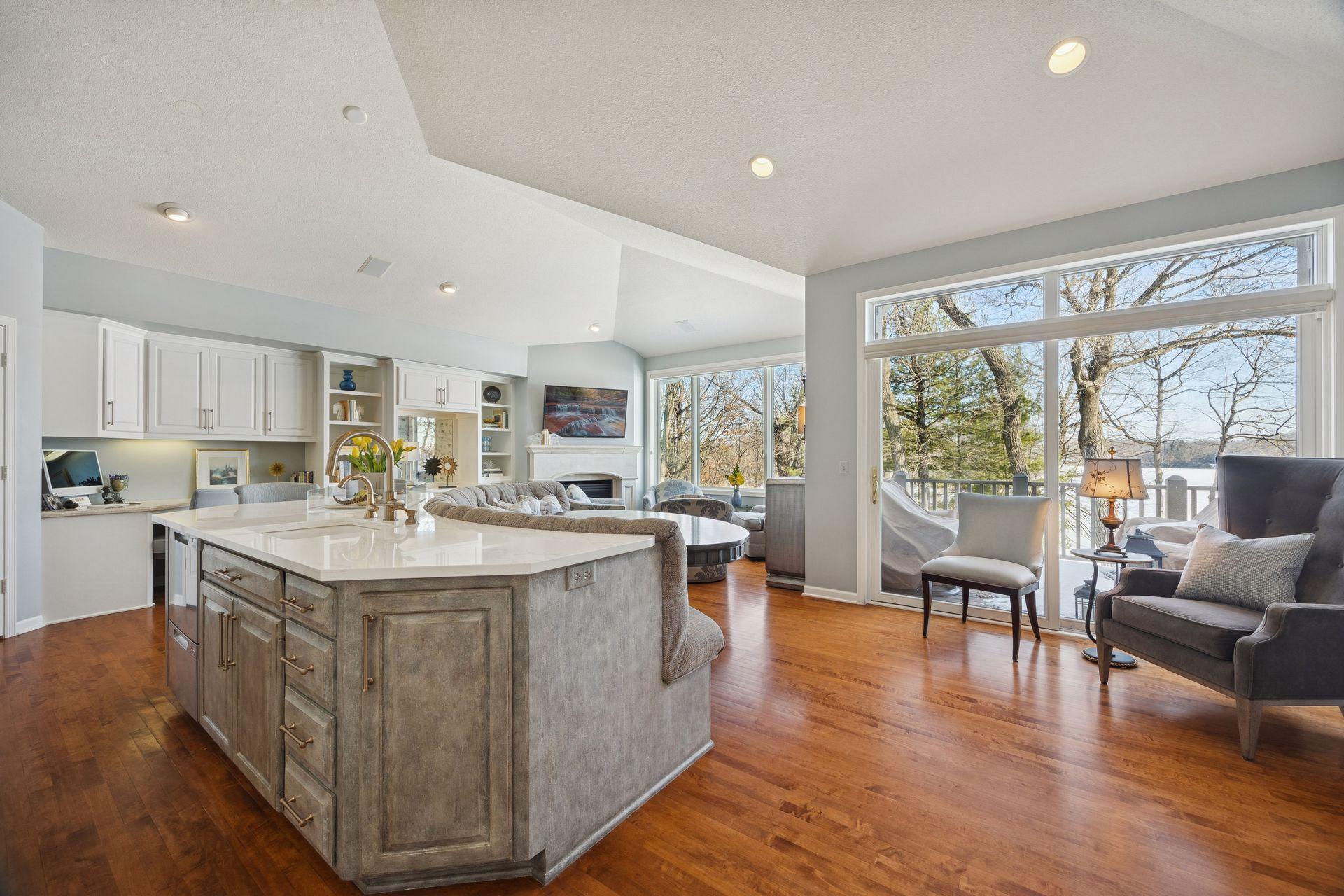 550 Waycliffe Drive N