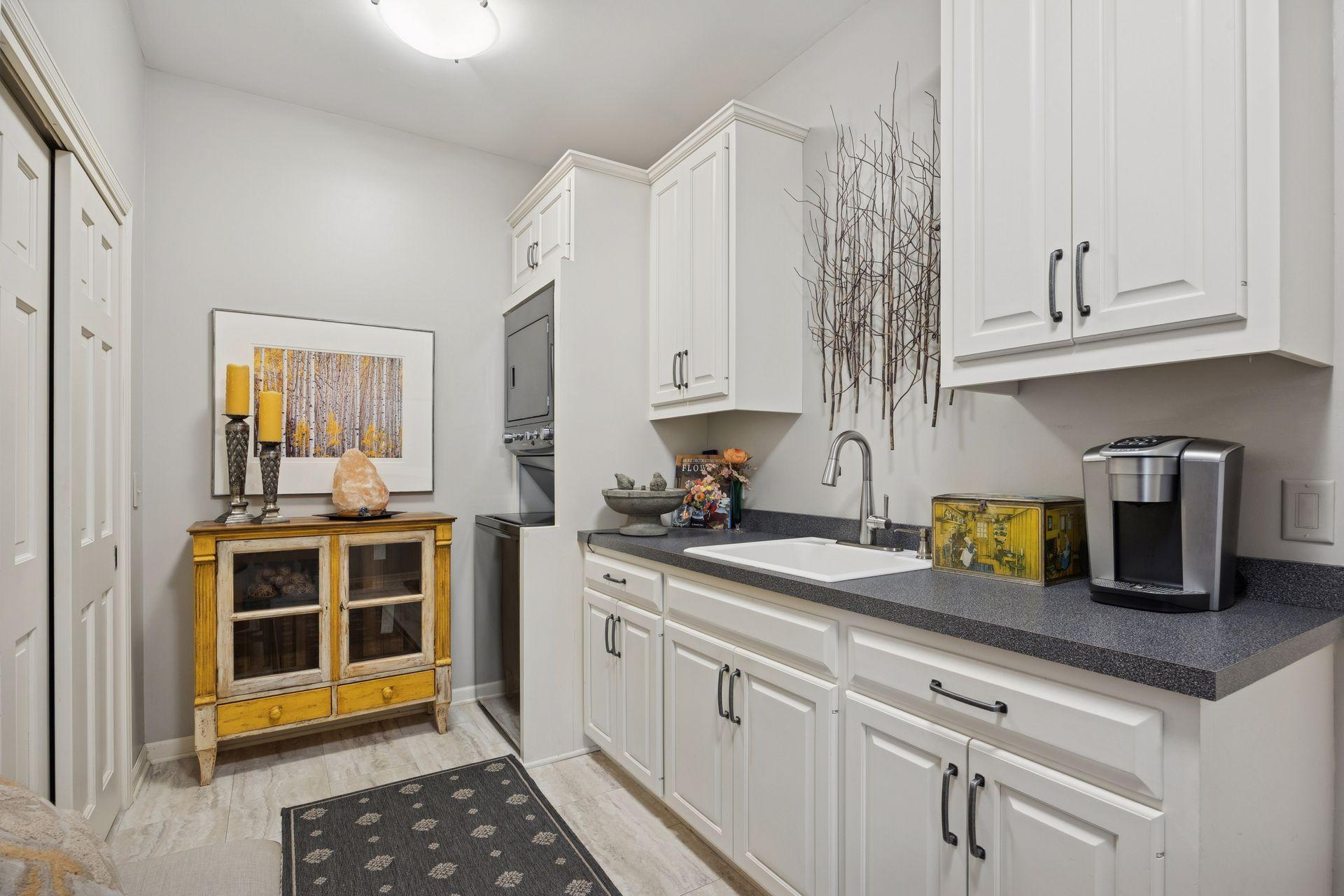 550 Waycliffe Drive N