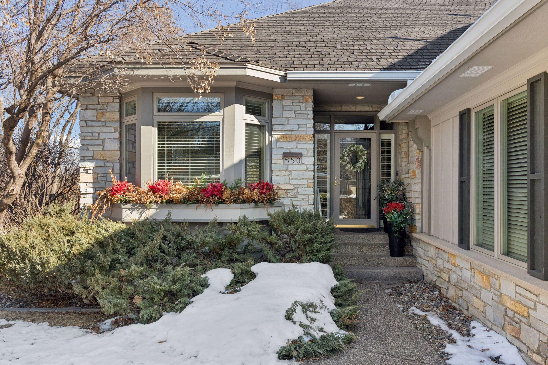 550 Waycliffe Drive N