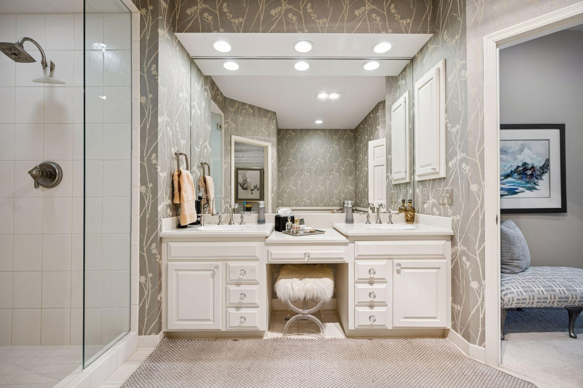 550 Waycliffe Drive N