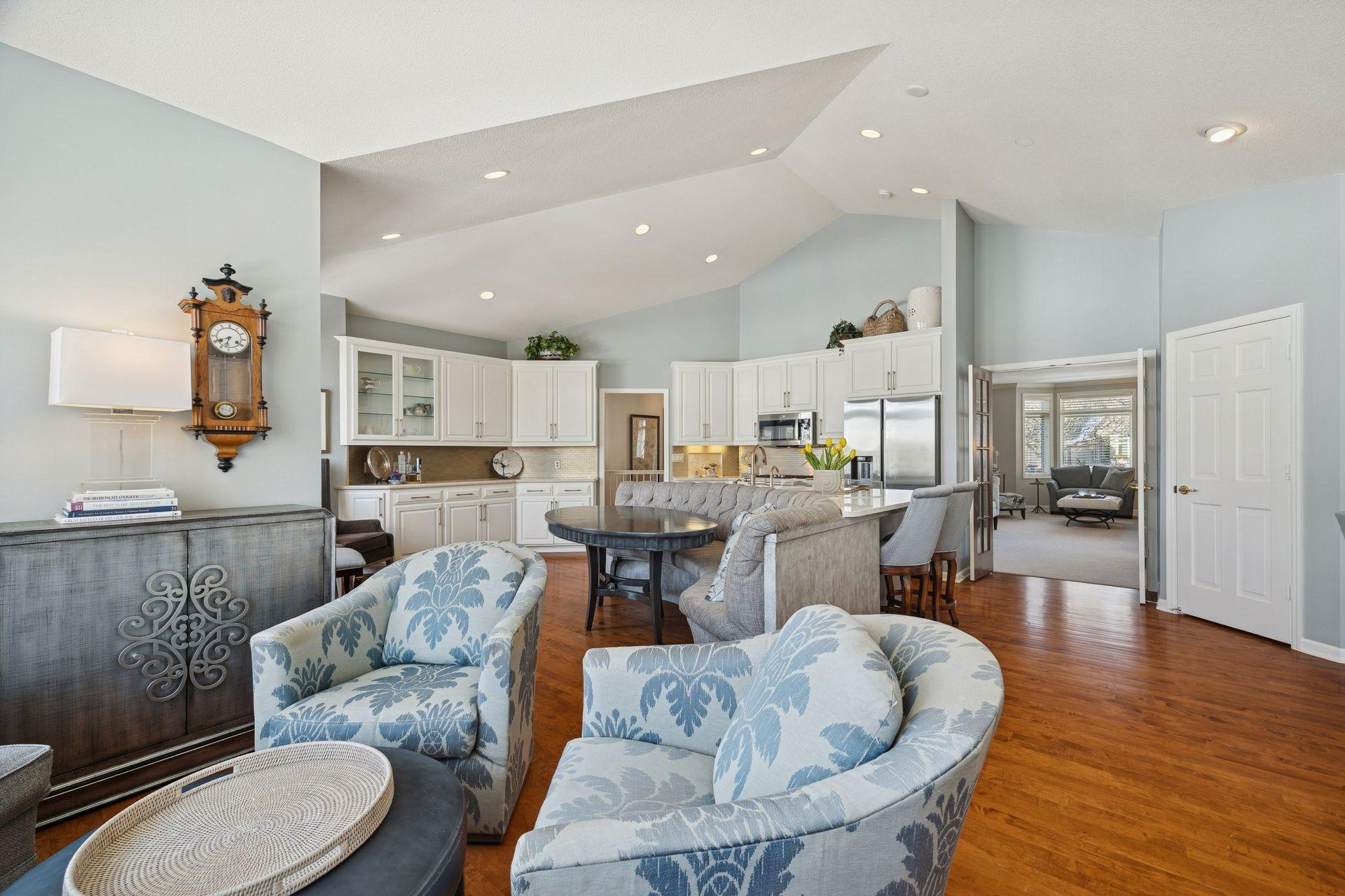 550 Waycliffe Drive N