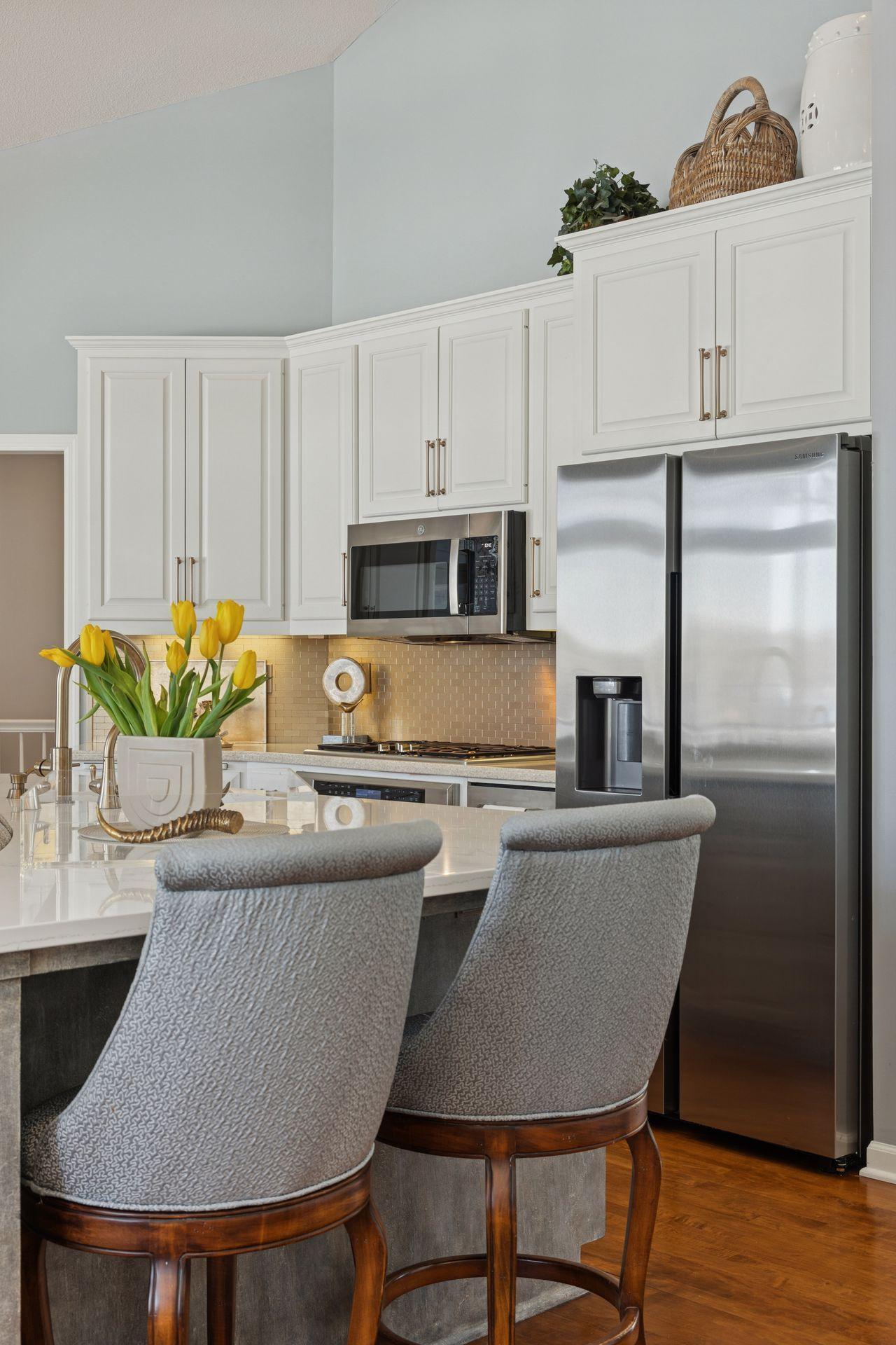 550 Waycliffe Drive N