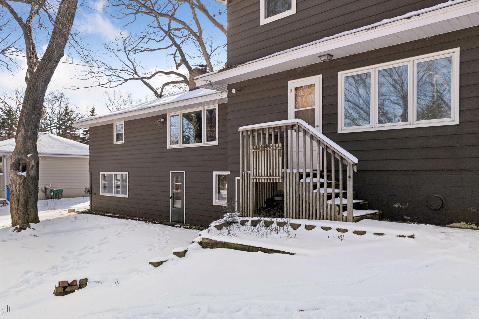 3925 Victoria Street