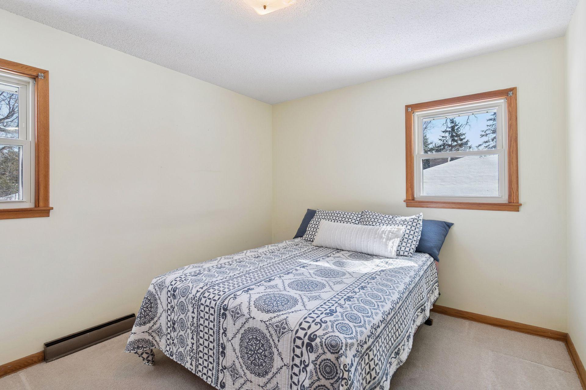 3925 Victoria Street