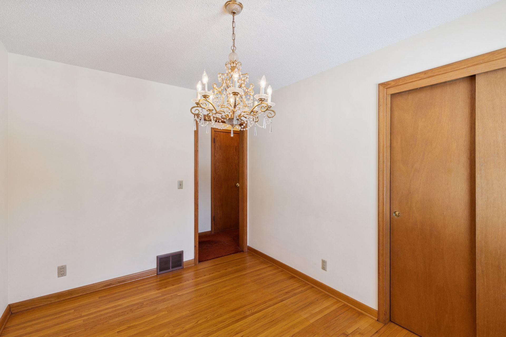 3925 Victoria Street