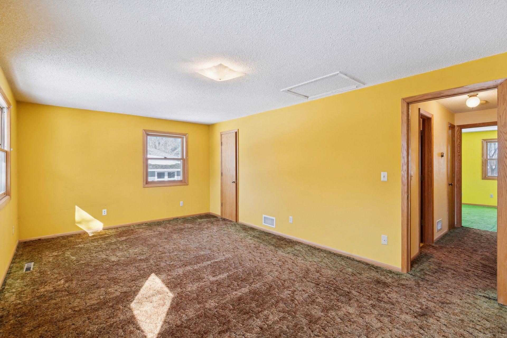 3925 Victoria Street