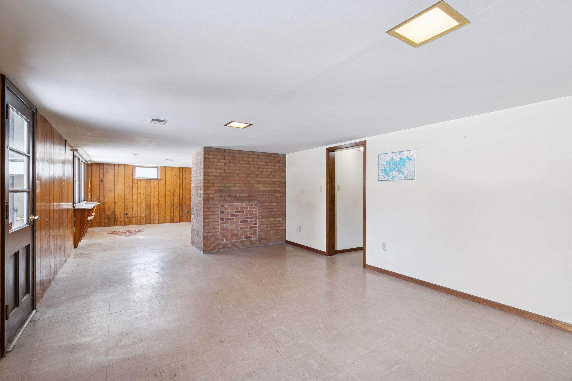 3925 Victoria Street