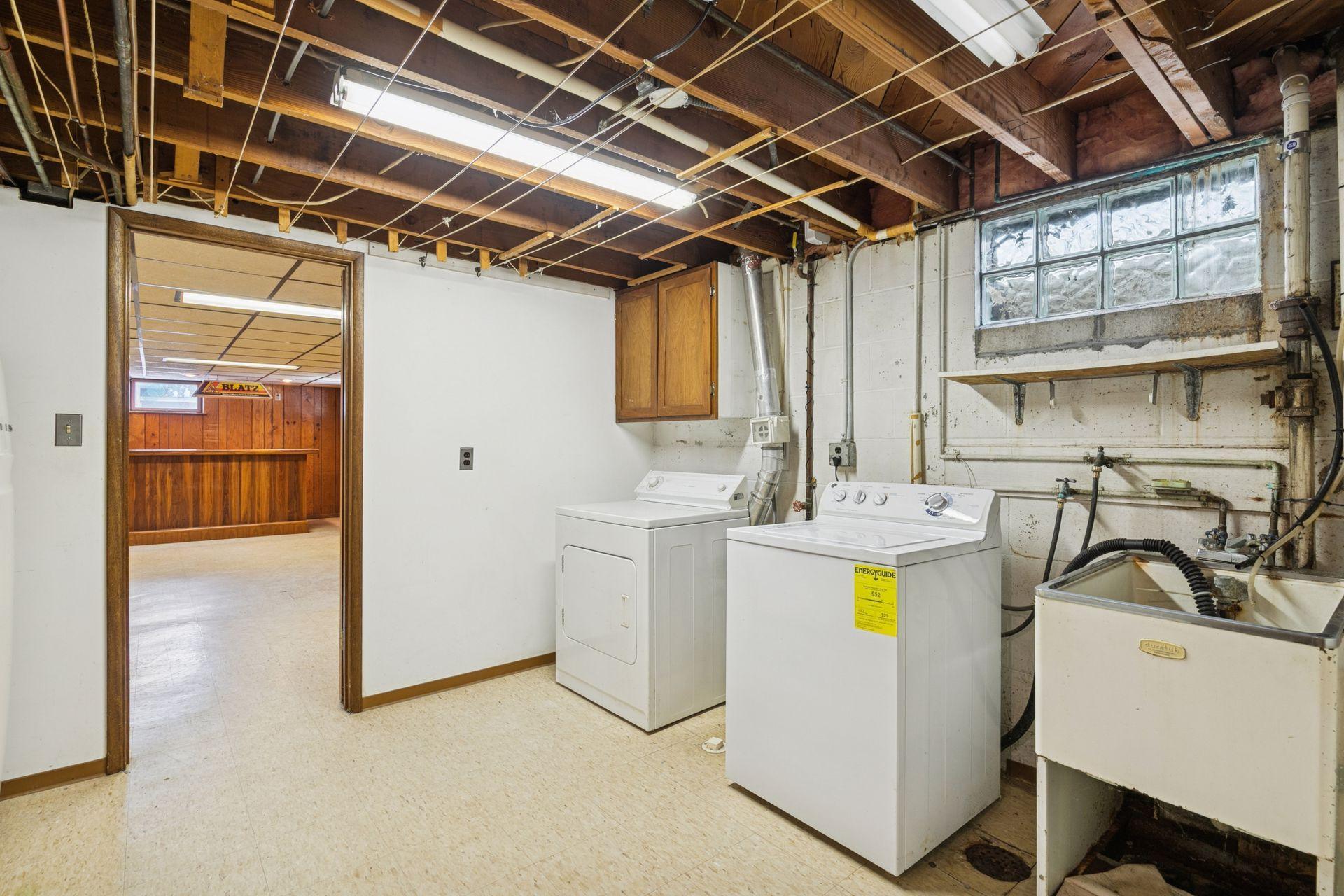 3925 Victoria Street