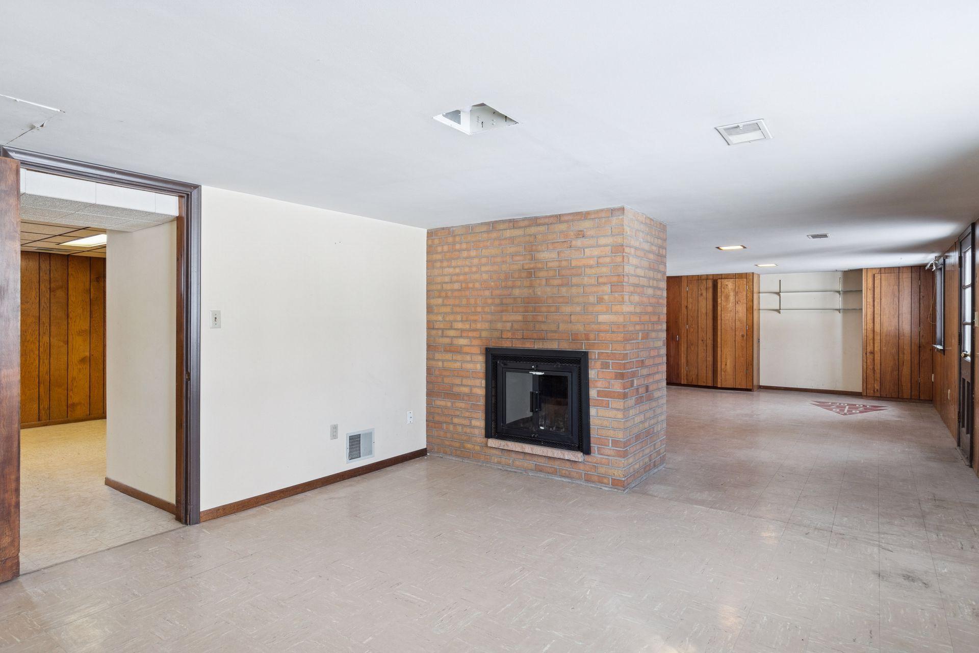 3925 Victoria Street