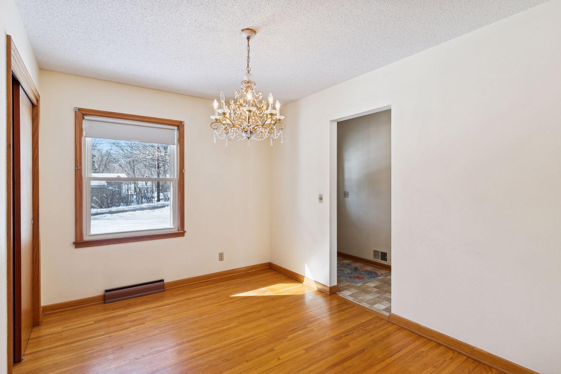 3925 Victoria Street