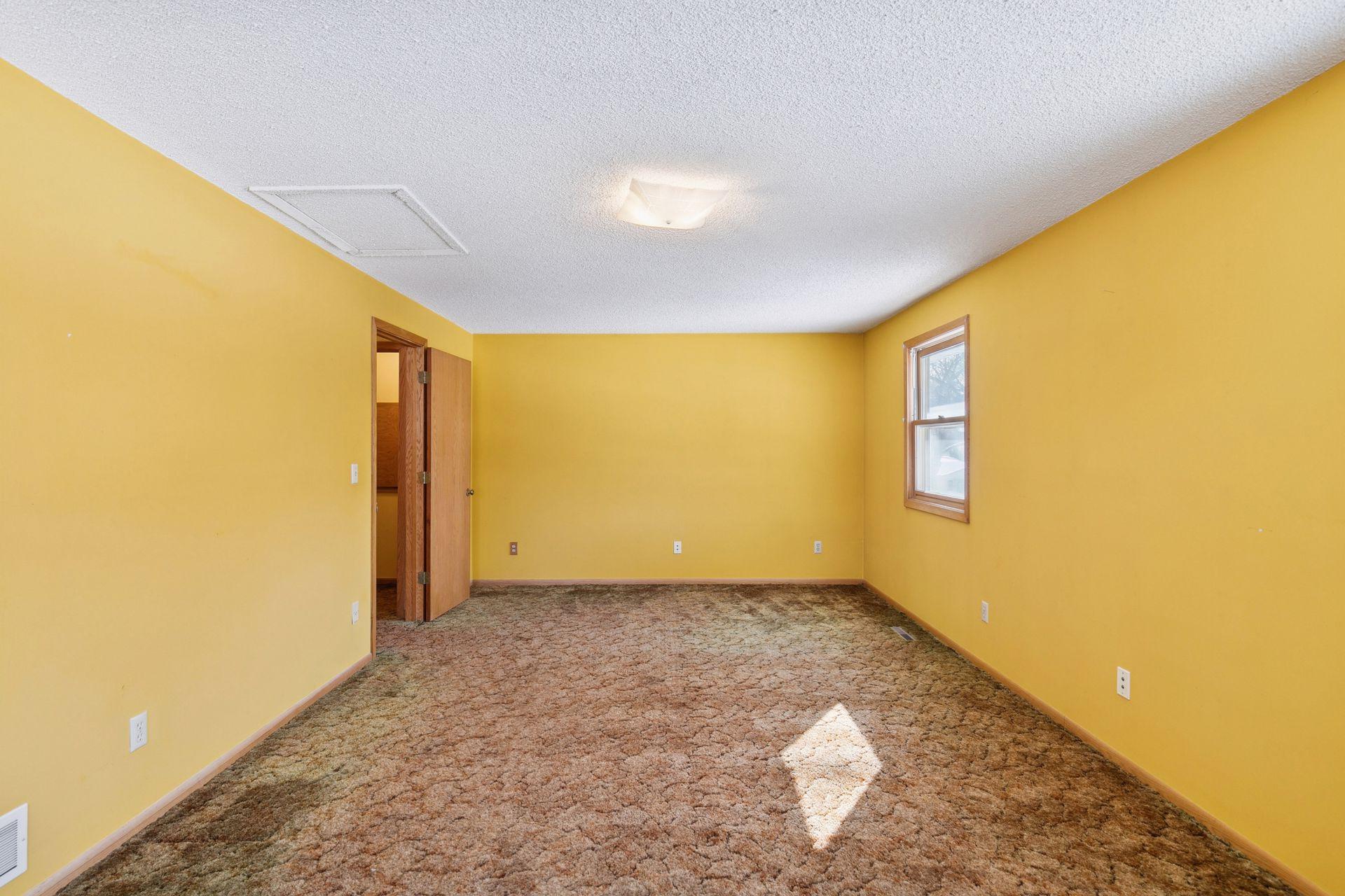 3925 Victoria Street