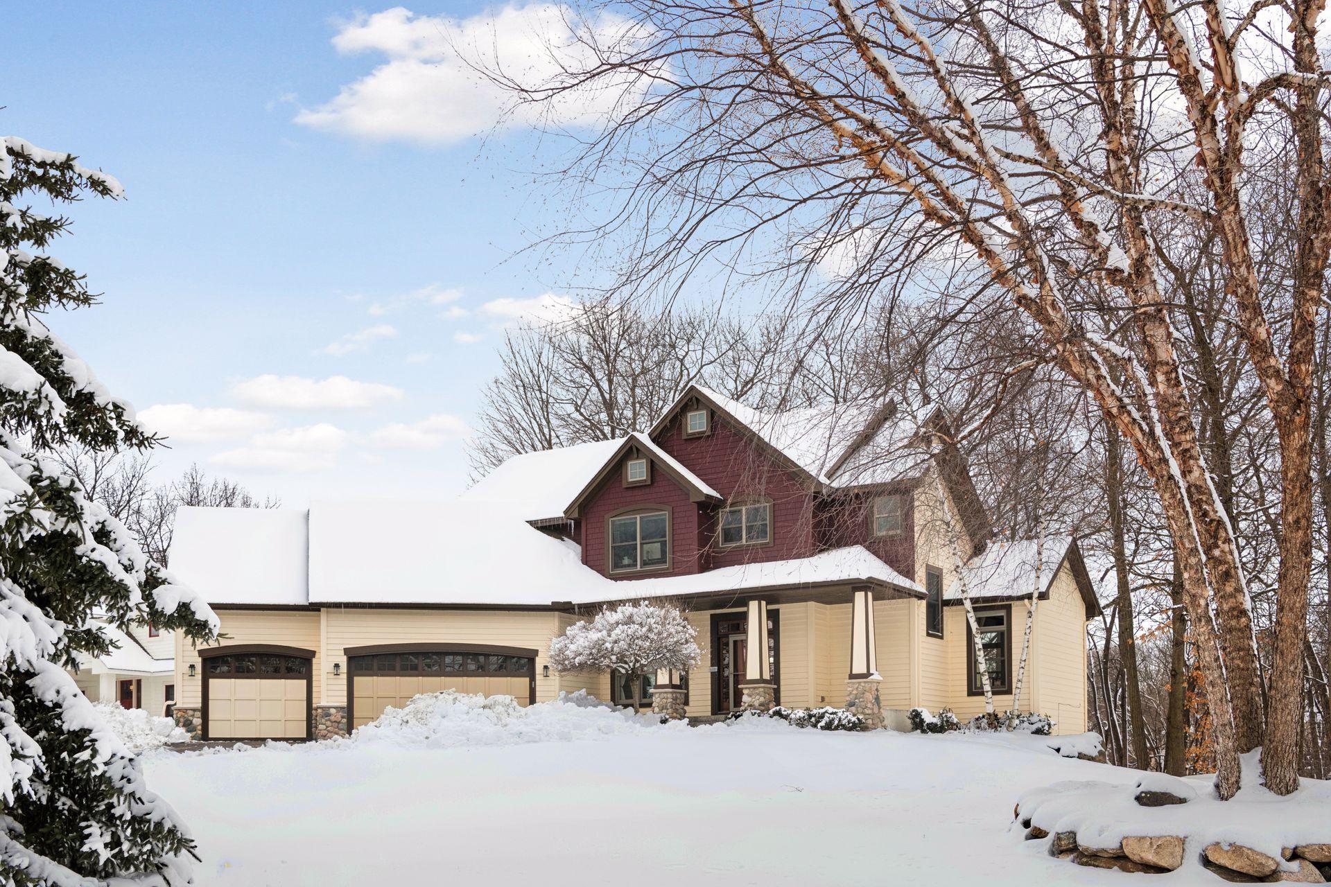 2584 N Saunders Lake Drive