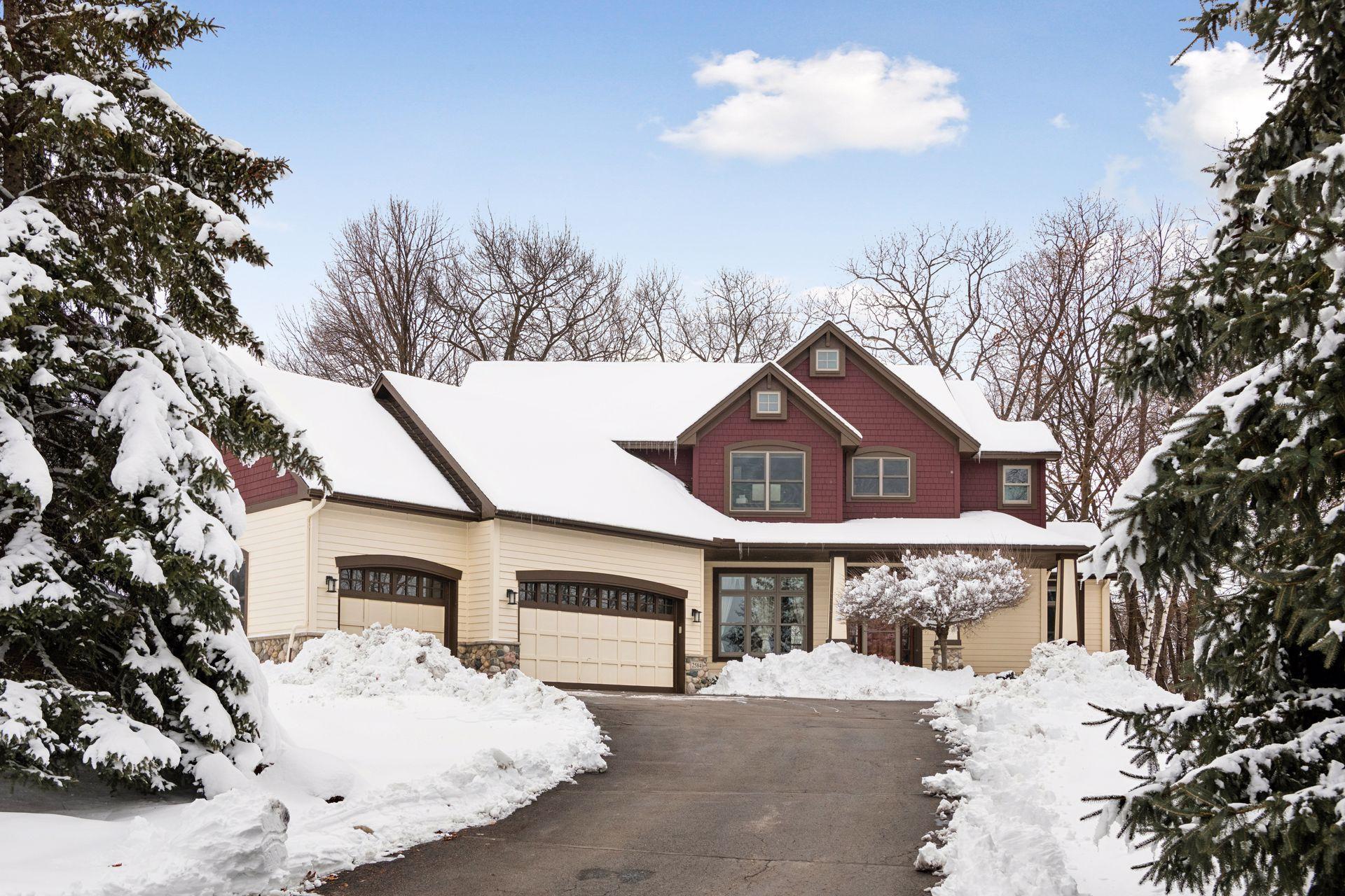 2584 N Saunders Lake Drive