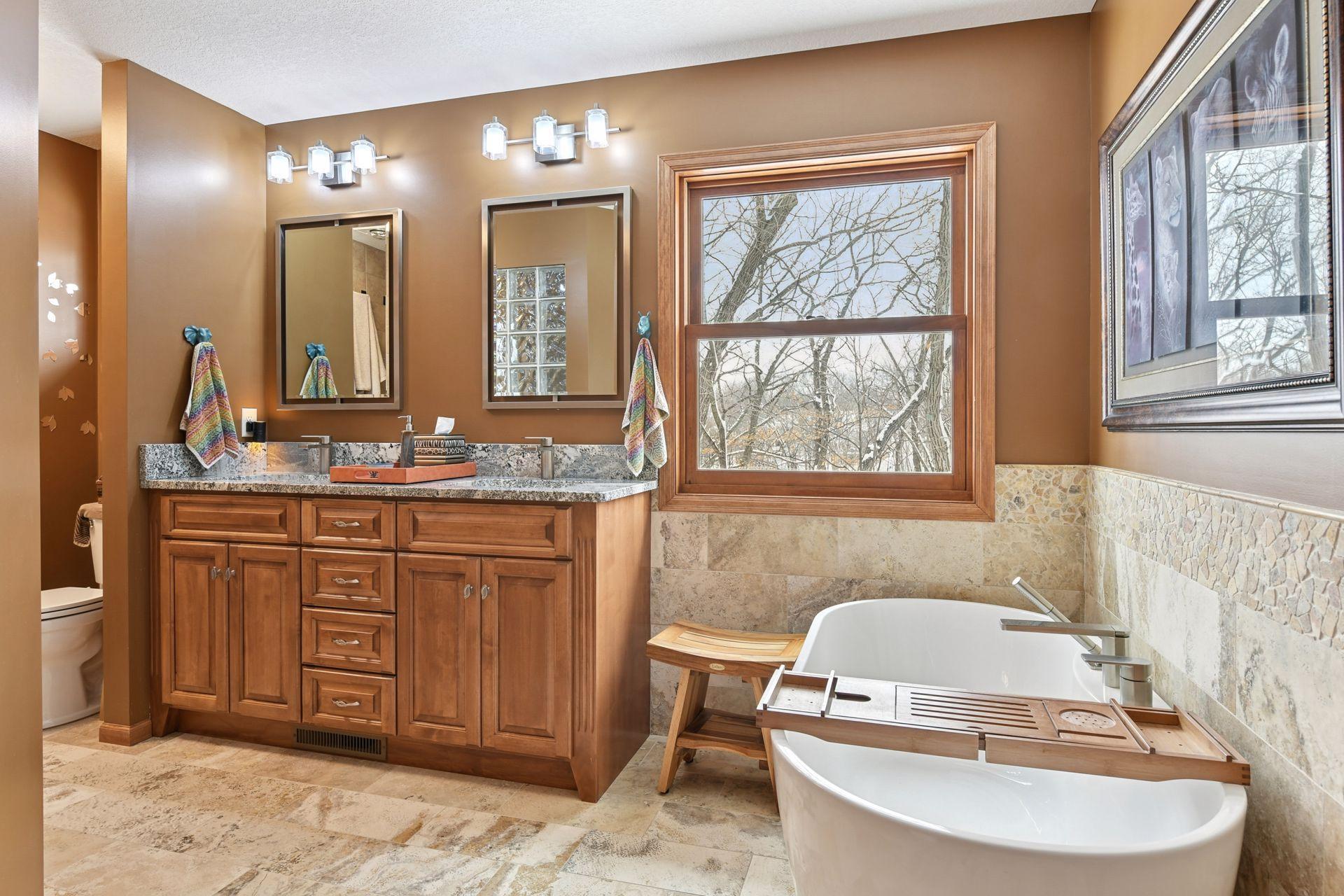 2584 N Saunders Lake Drive