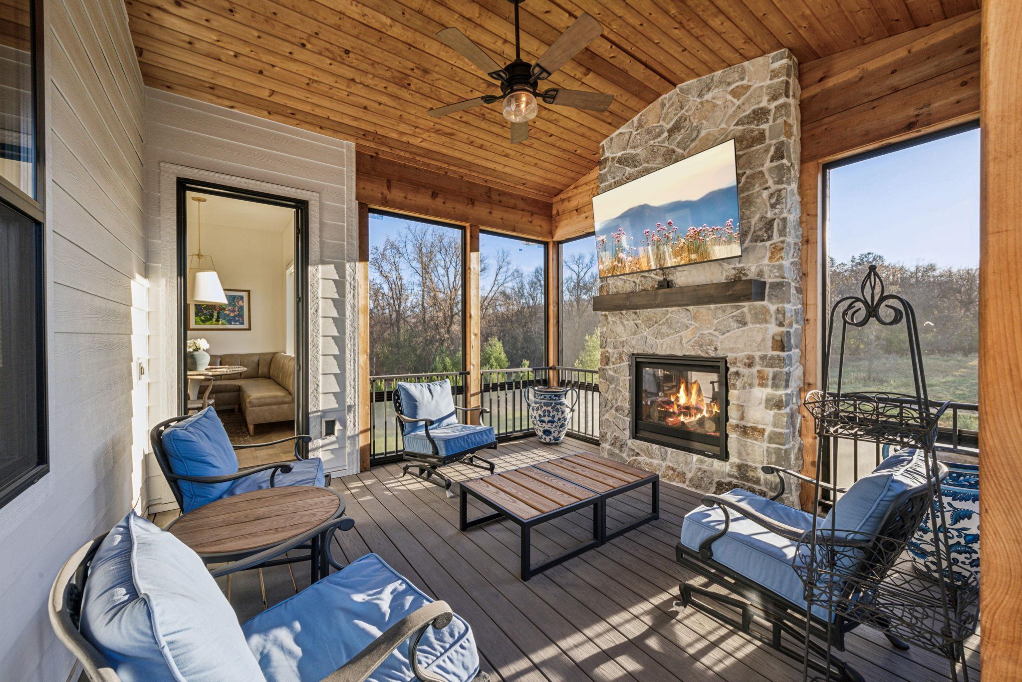 5960 Prestwick Court