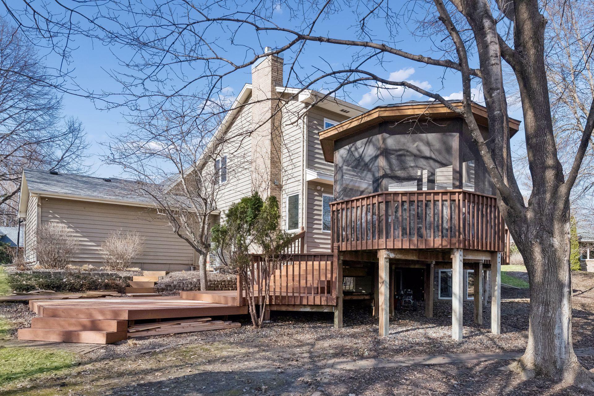 4424 Camelot Drive