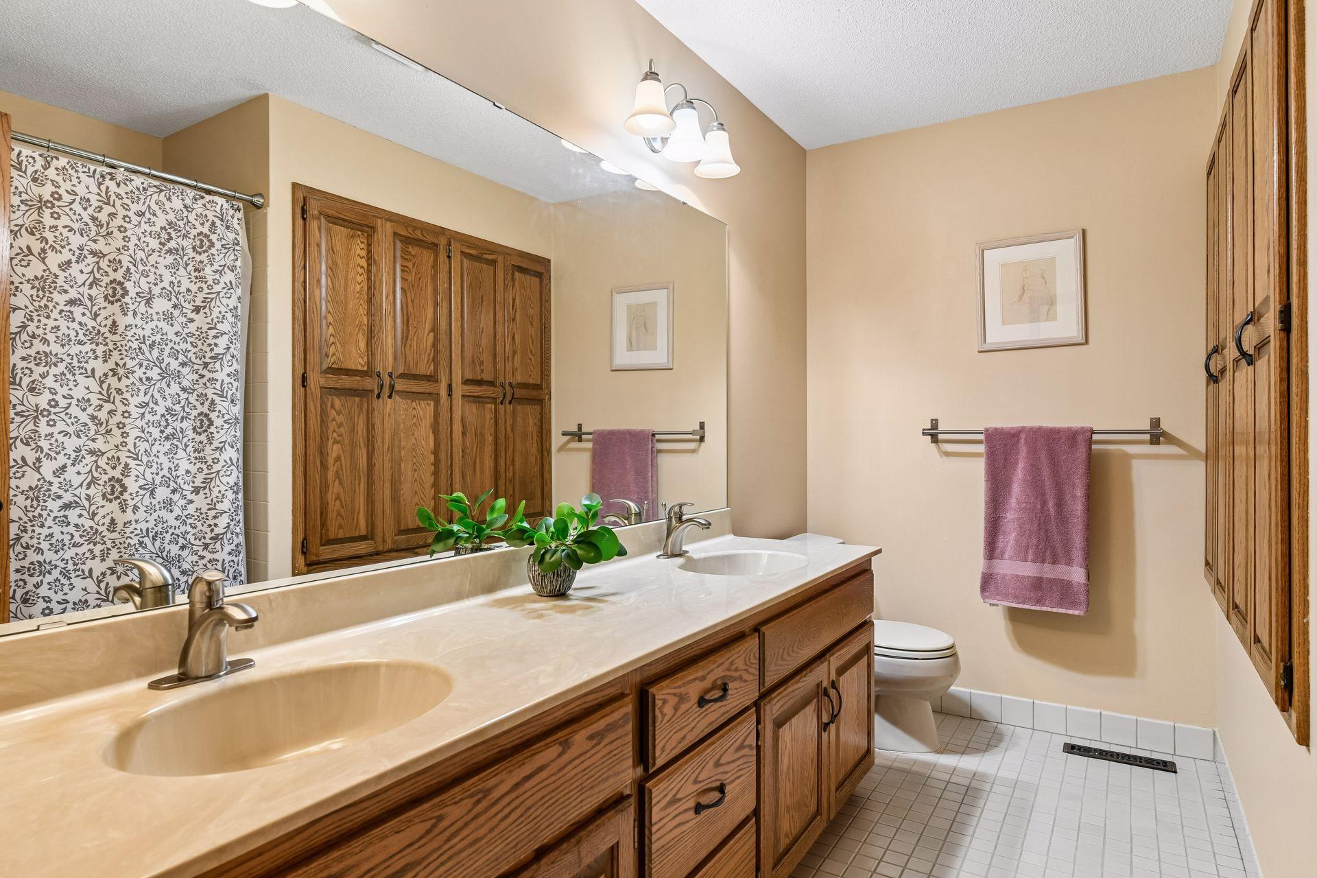 4424 Camelot Drive