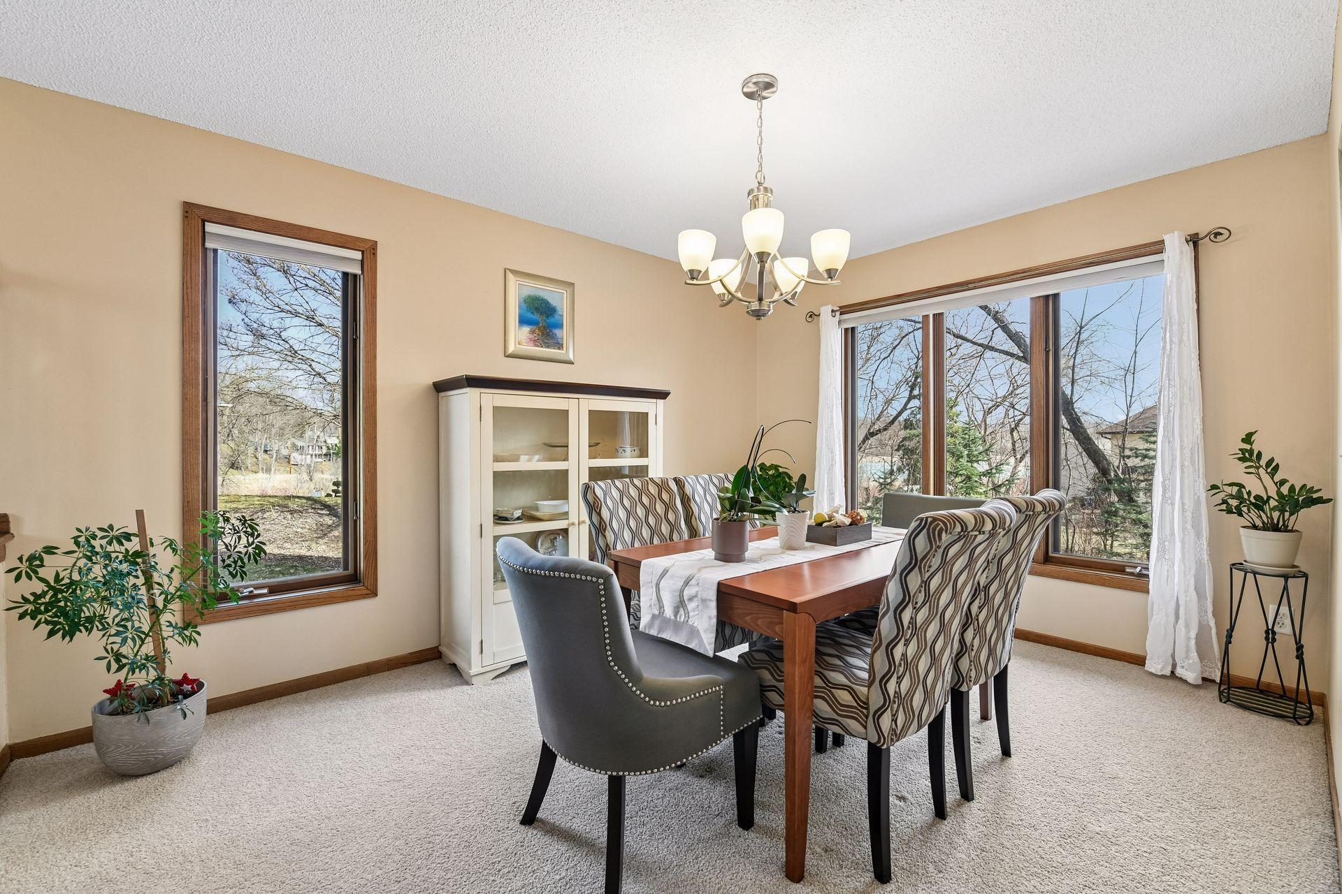 4424 Camelot Drive