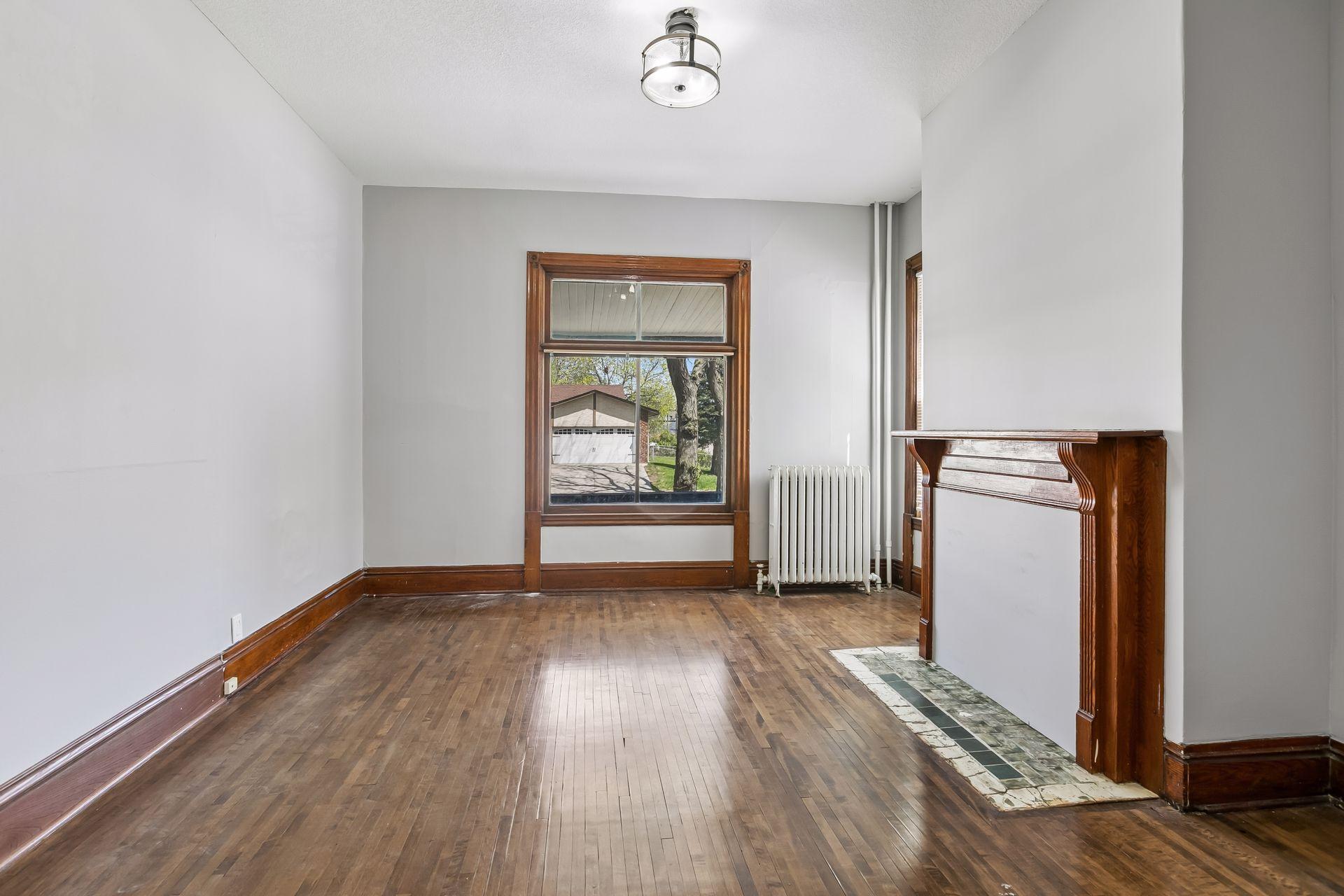 1300 Grand Street NE