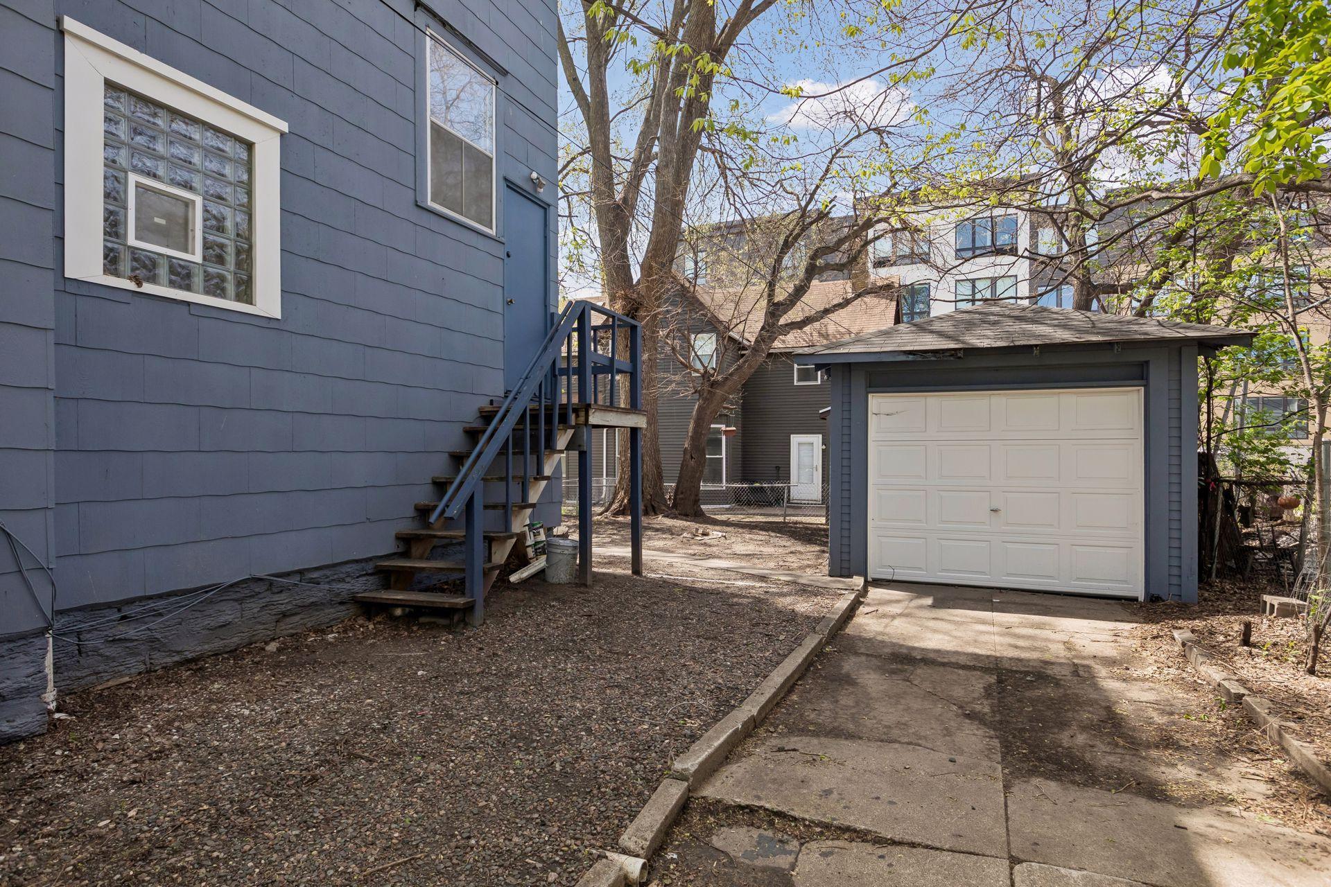 1300 Grand Street NE