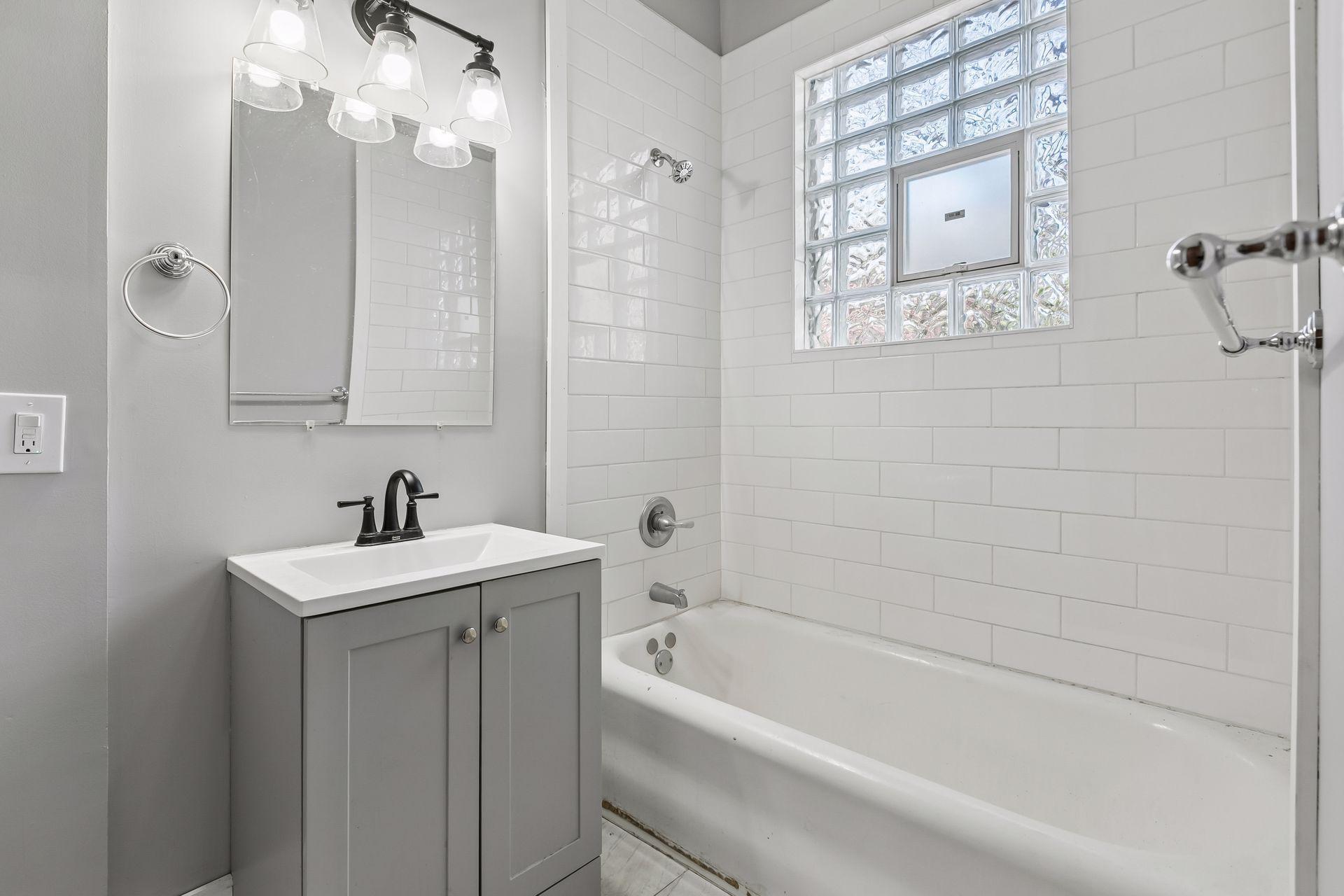 1300 Grand Street NE