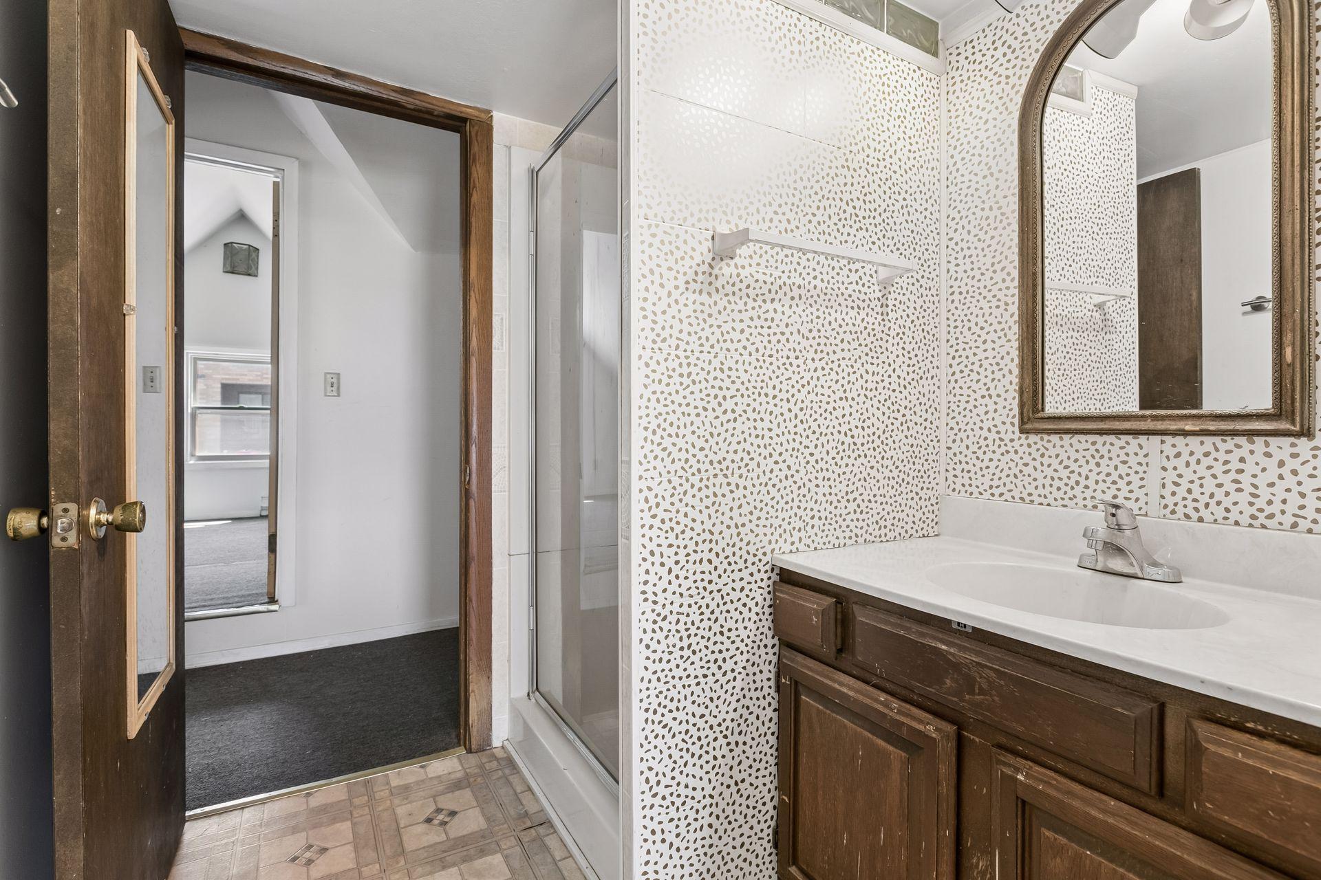 1300 Grand Street NE