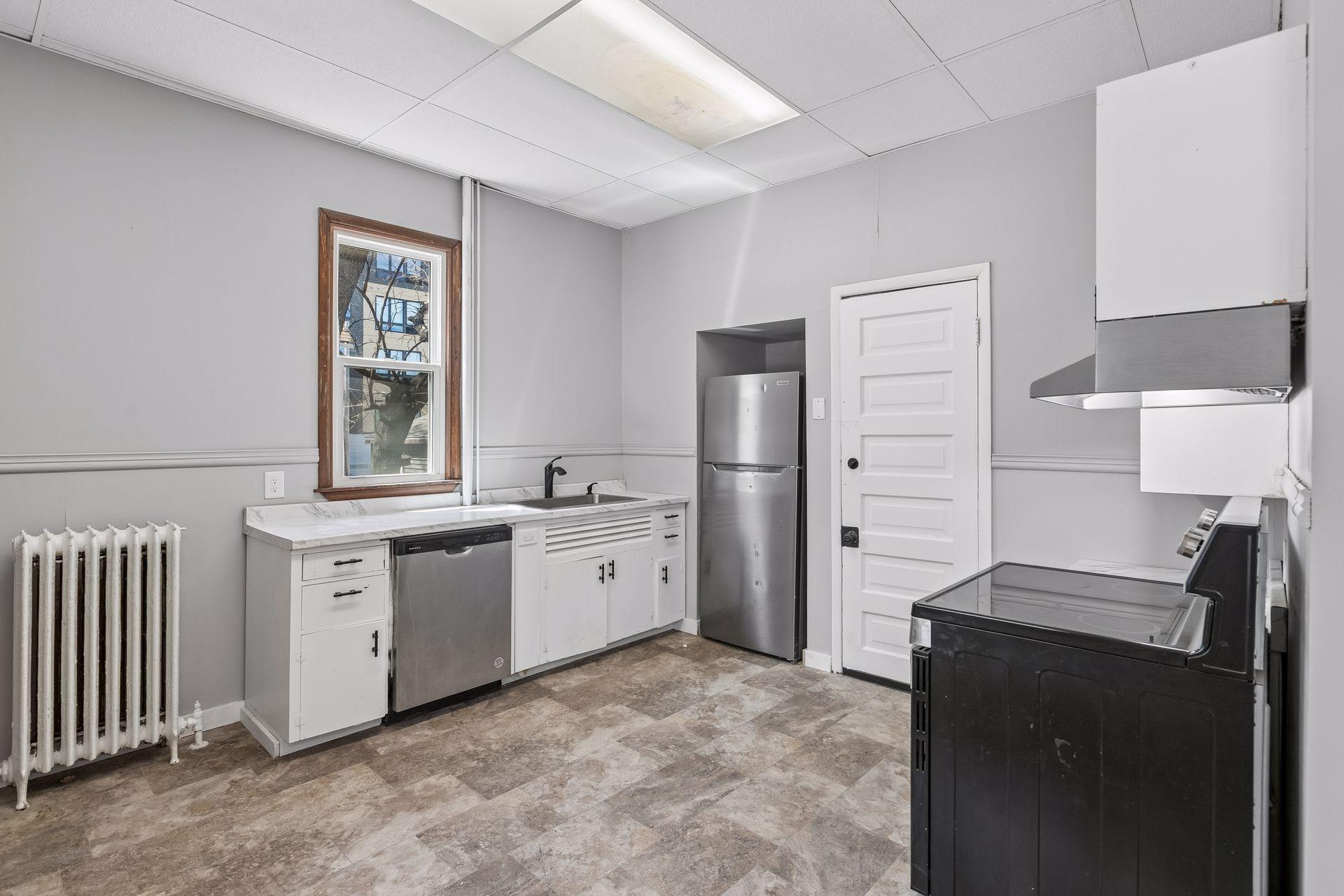 1300 Grand Street NE