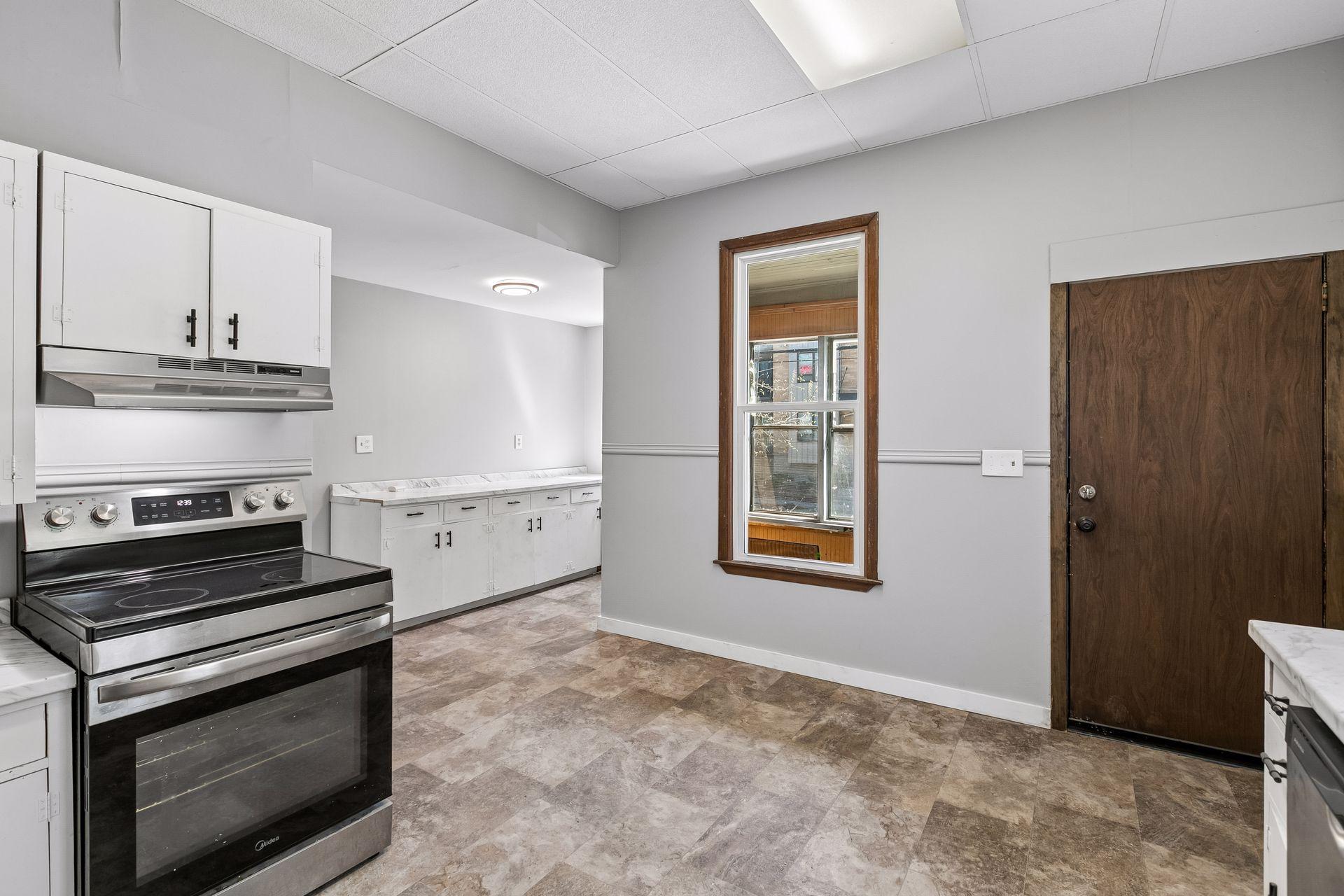 1300 Grand Street NE