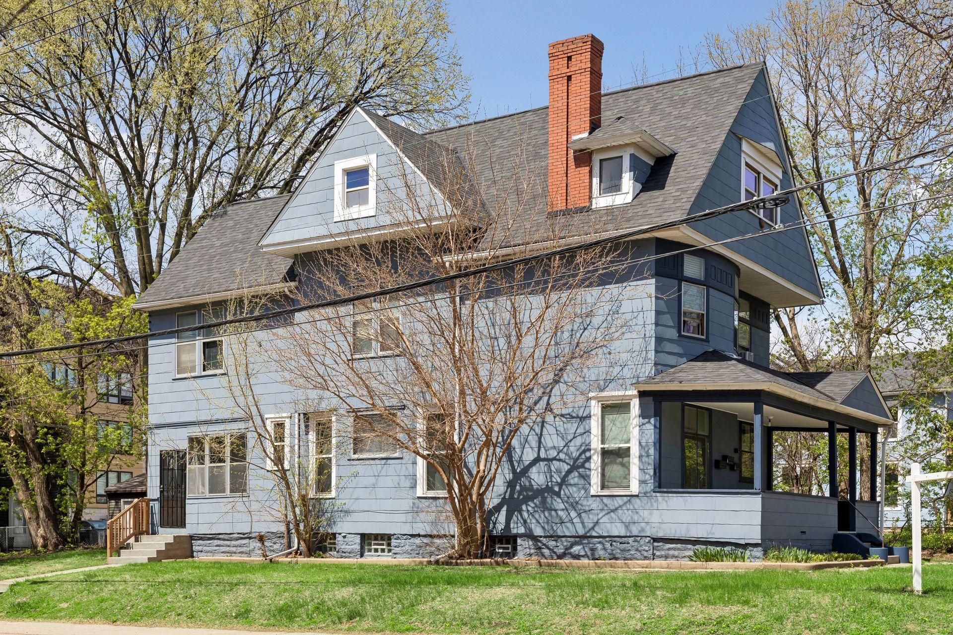 1300 Grand Street NE