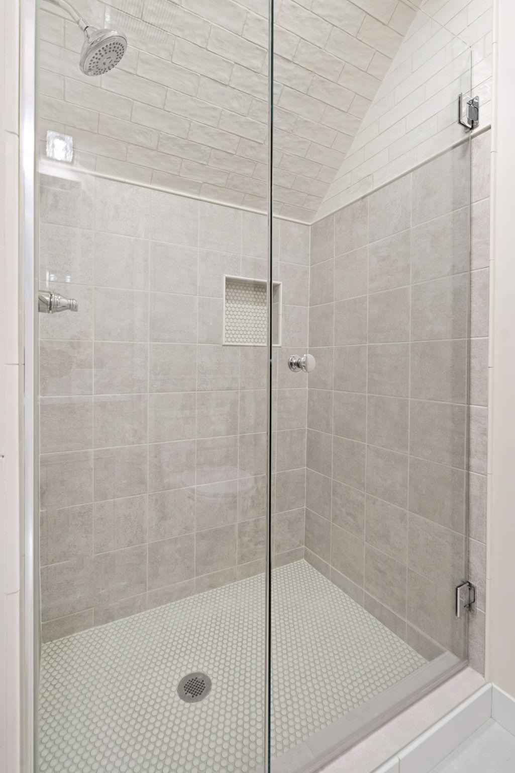 1108 Quebec Avenue N