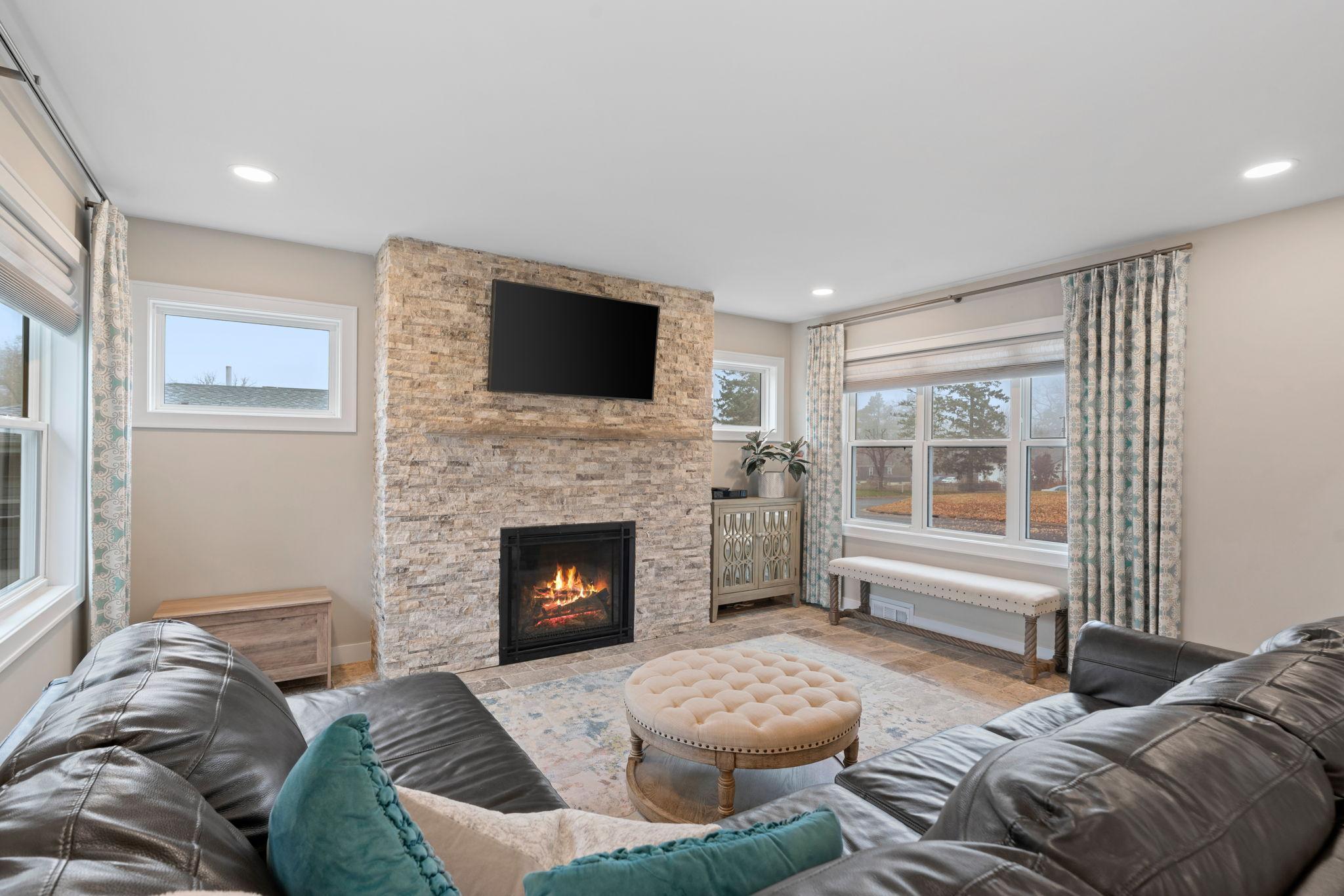 1108 Quebec Avenue N