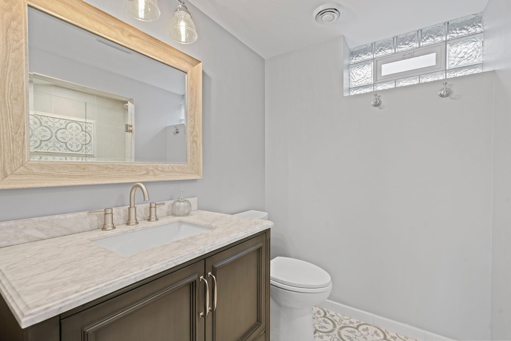 1108 Quebec Avenue N